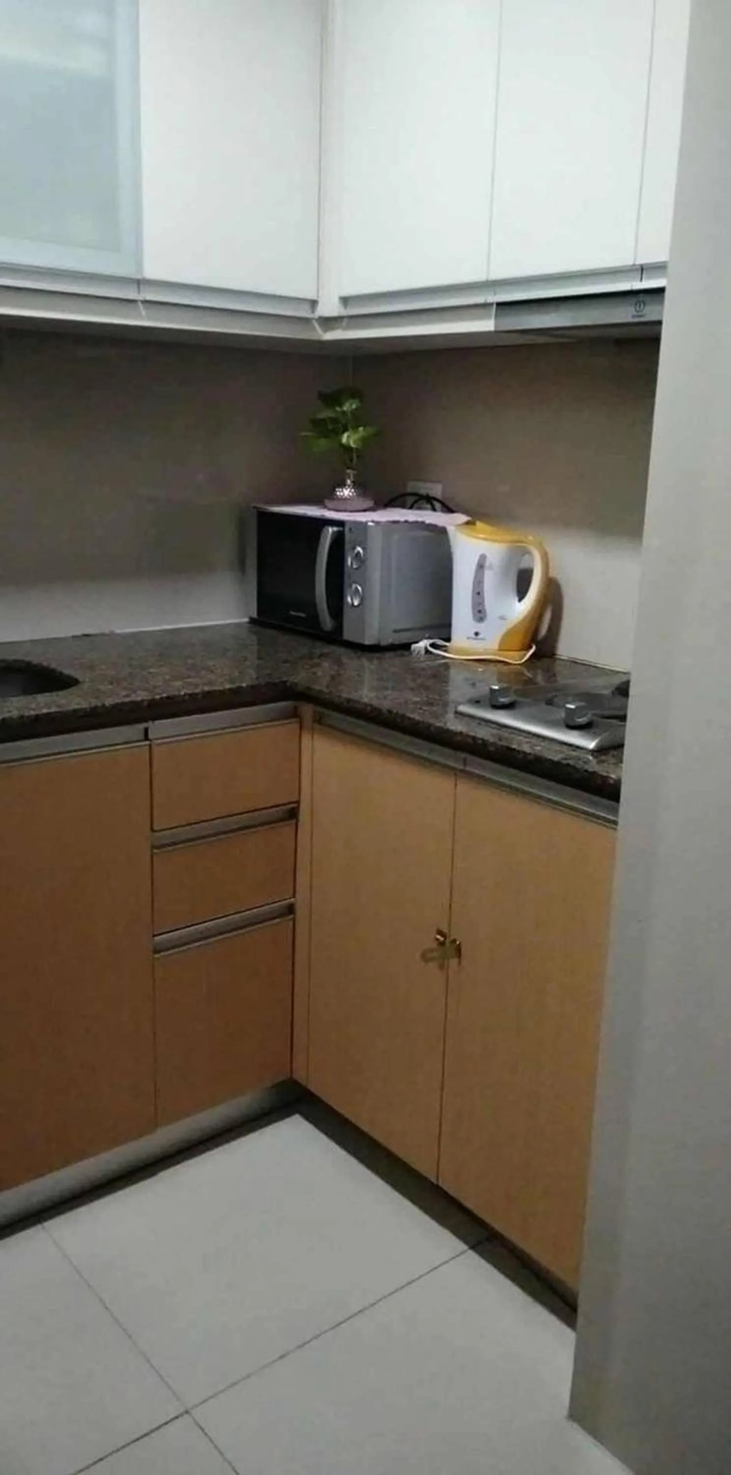 Kitchen or kitchenette in 81NB Near Airport