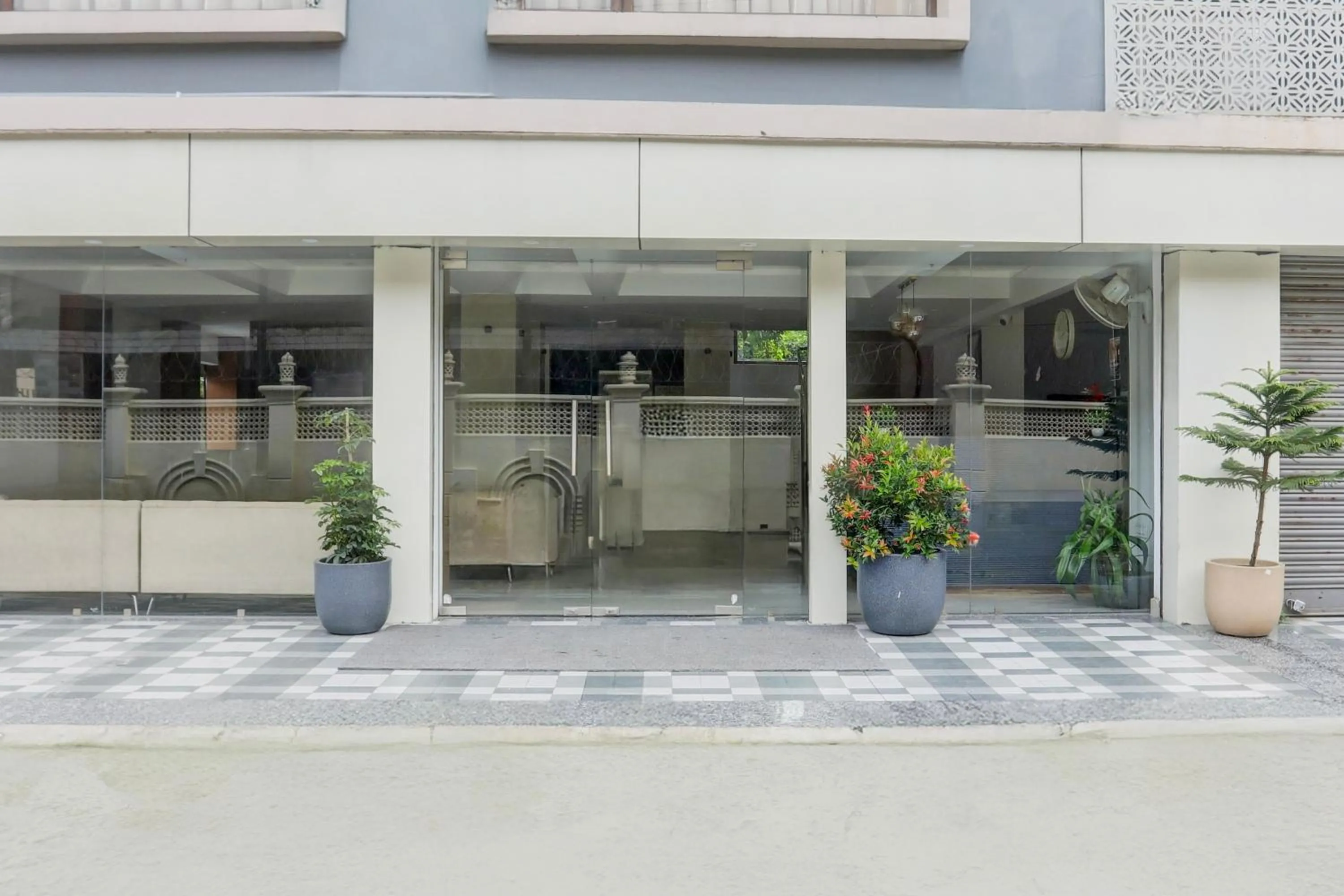 Facade/entrance in Super Townhouse Oak Sevoke Road Siliguri