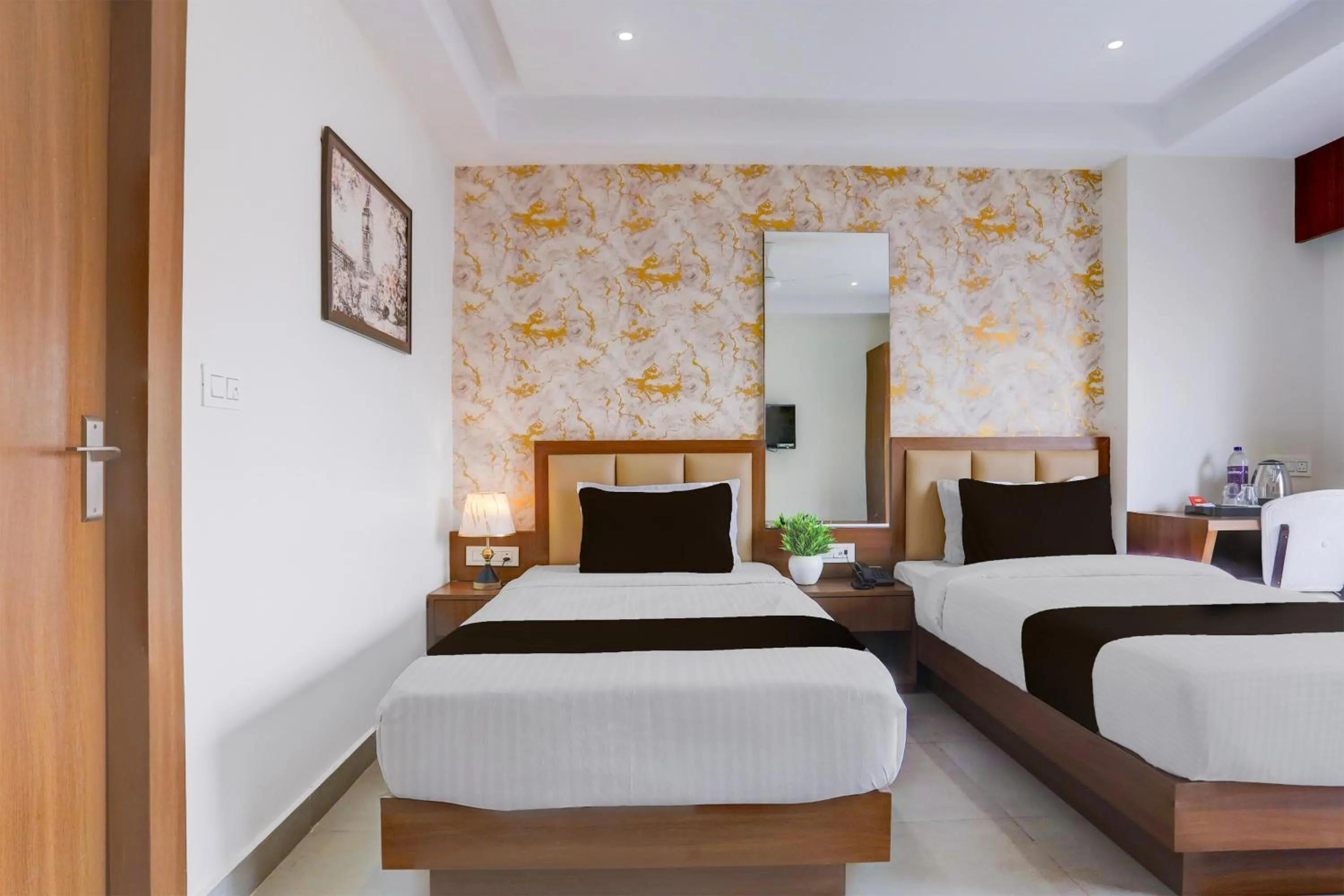 Bedroom, Bed in Super Townhouse Oak Sevoke Road Siliguri