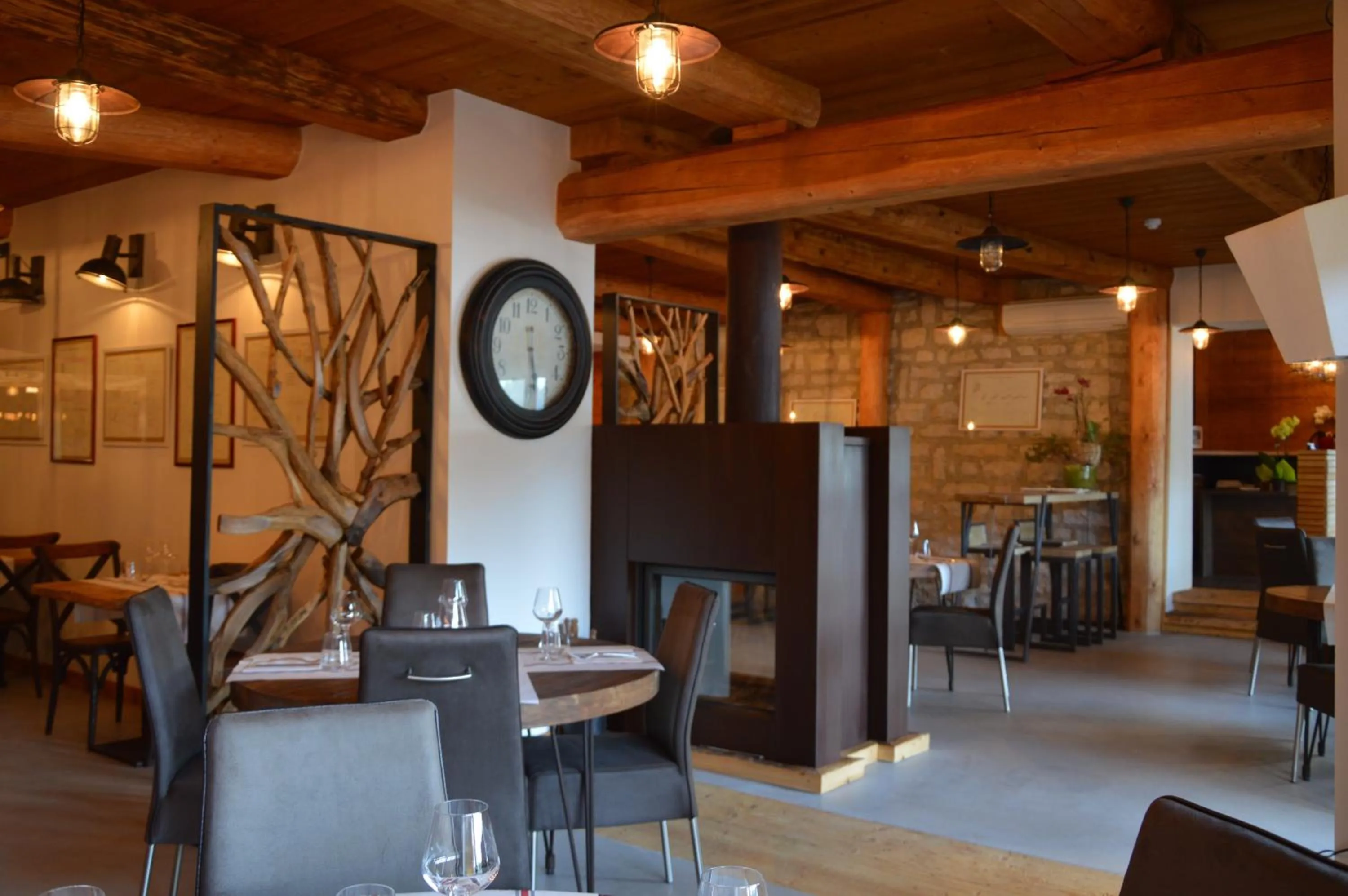 Restaurant/places to eat in Hôtel L'Atelier de Donat