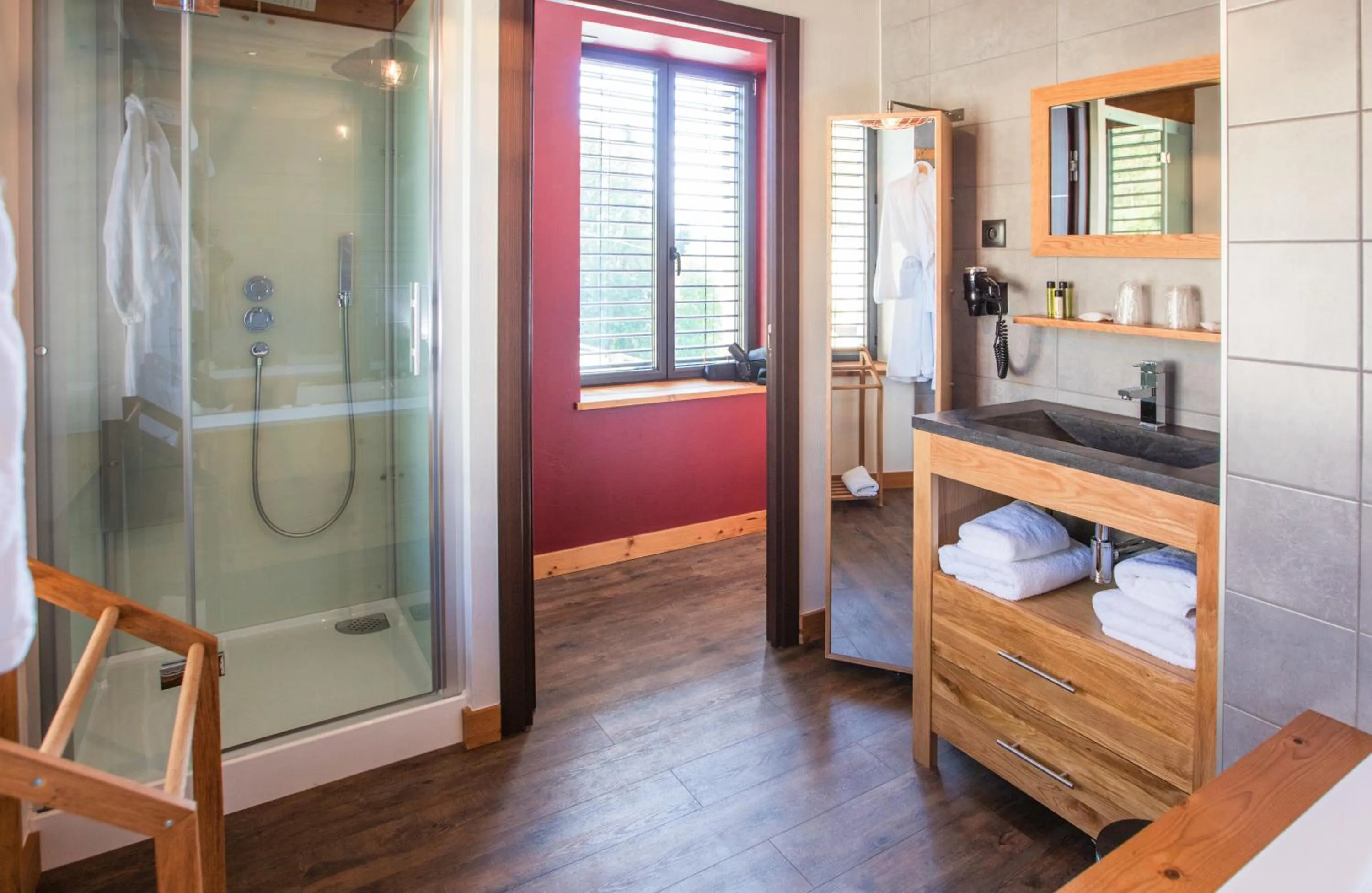 Bathroom in Hôtel L'Atelier de Donat