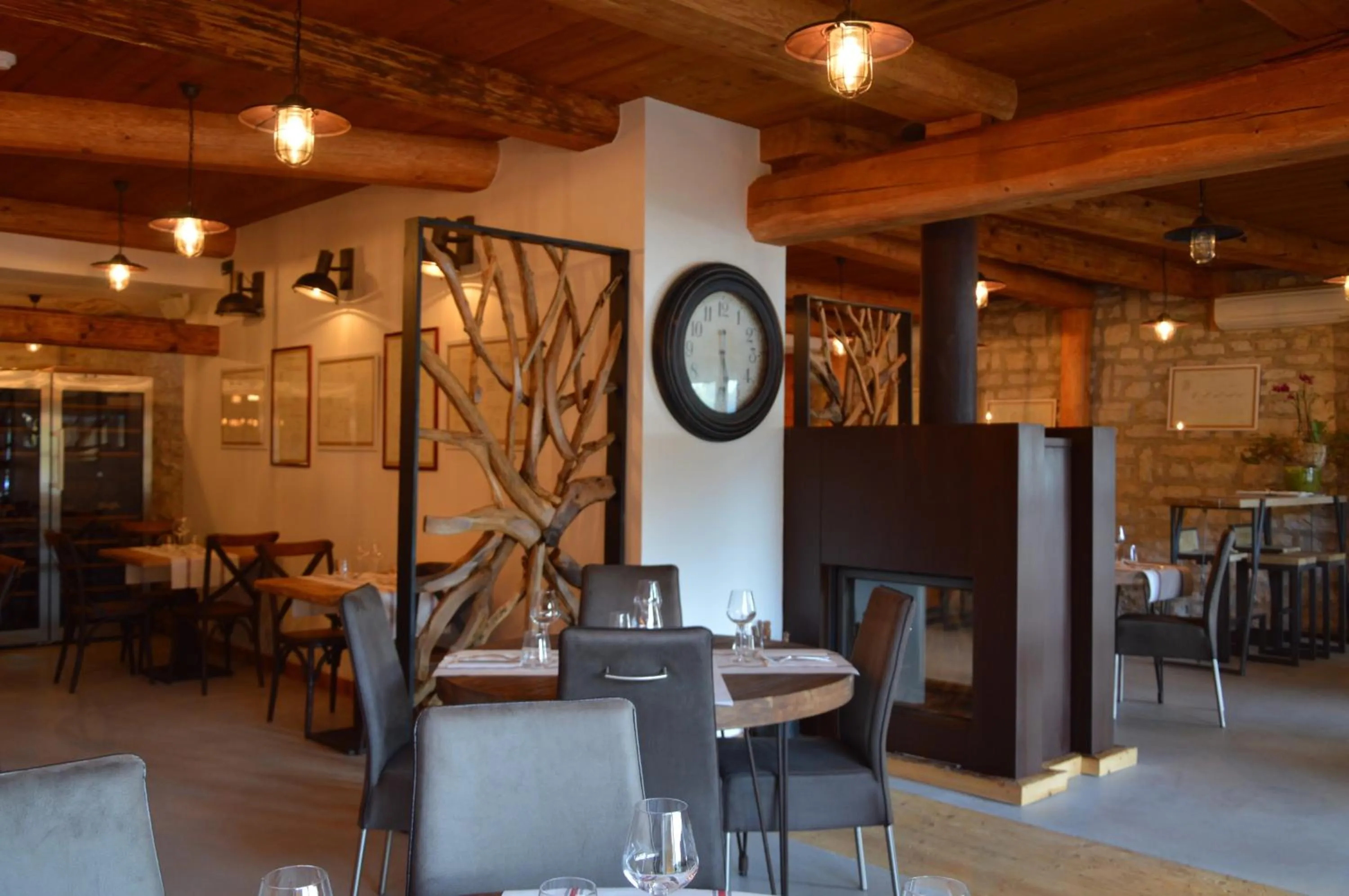 Restaurant/places to eat in Hôtel L'Atelier de Donat