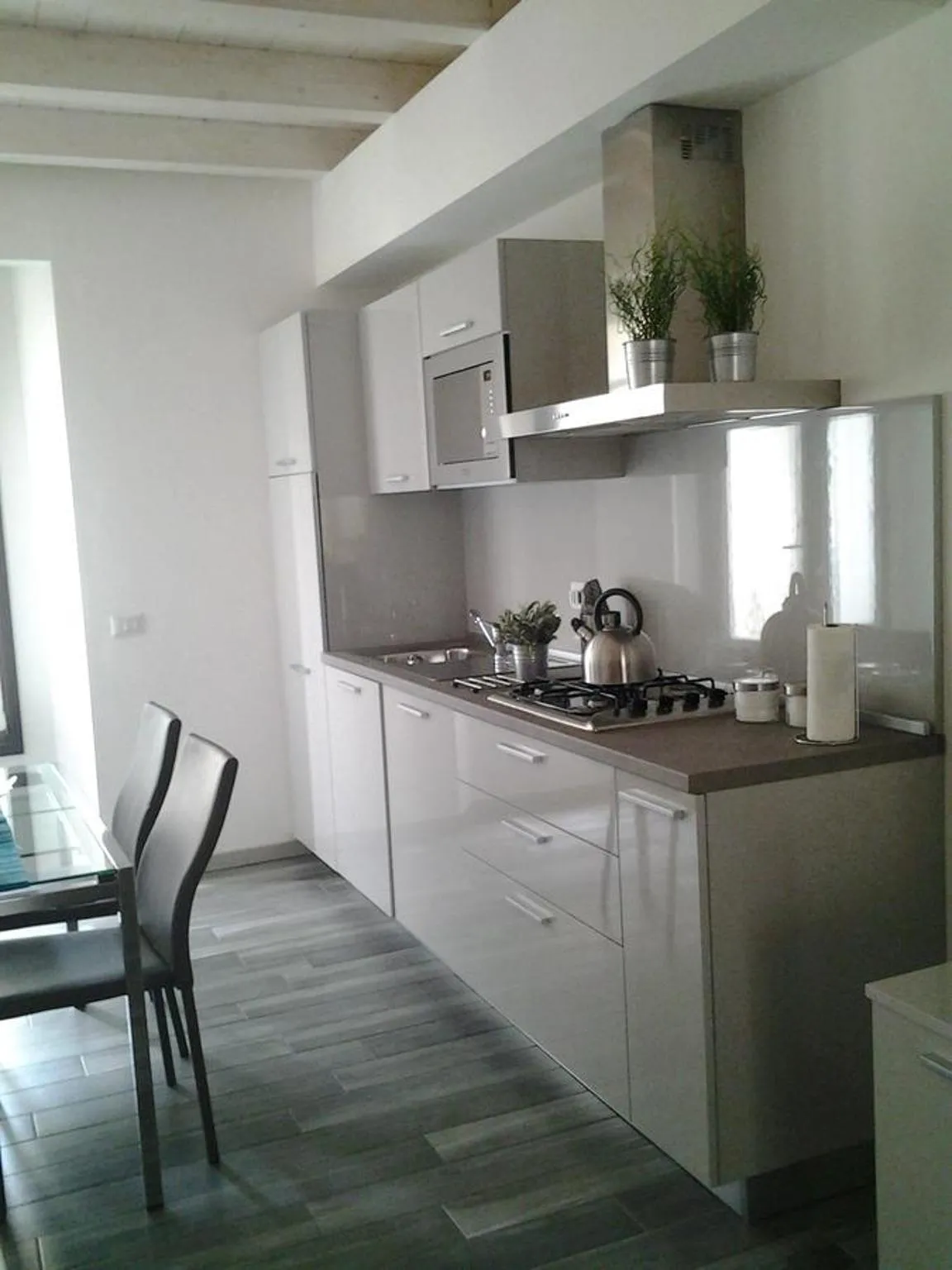 Kitchen or kitchenette in Como Via Carcano 13