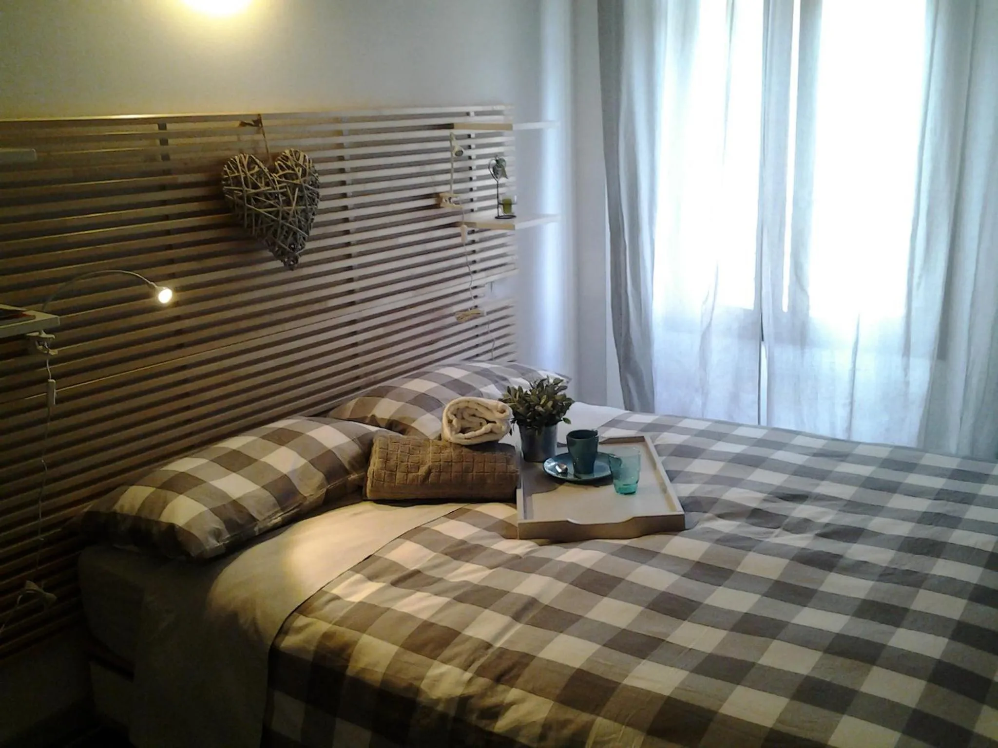 Bedroom, Bed in Como Via Carcano 13