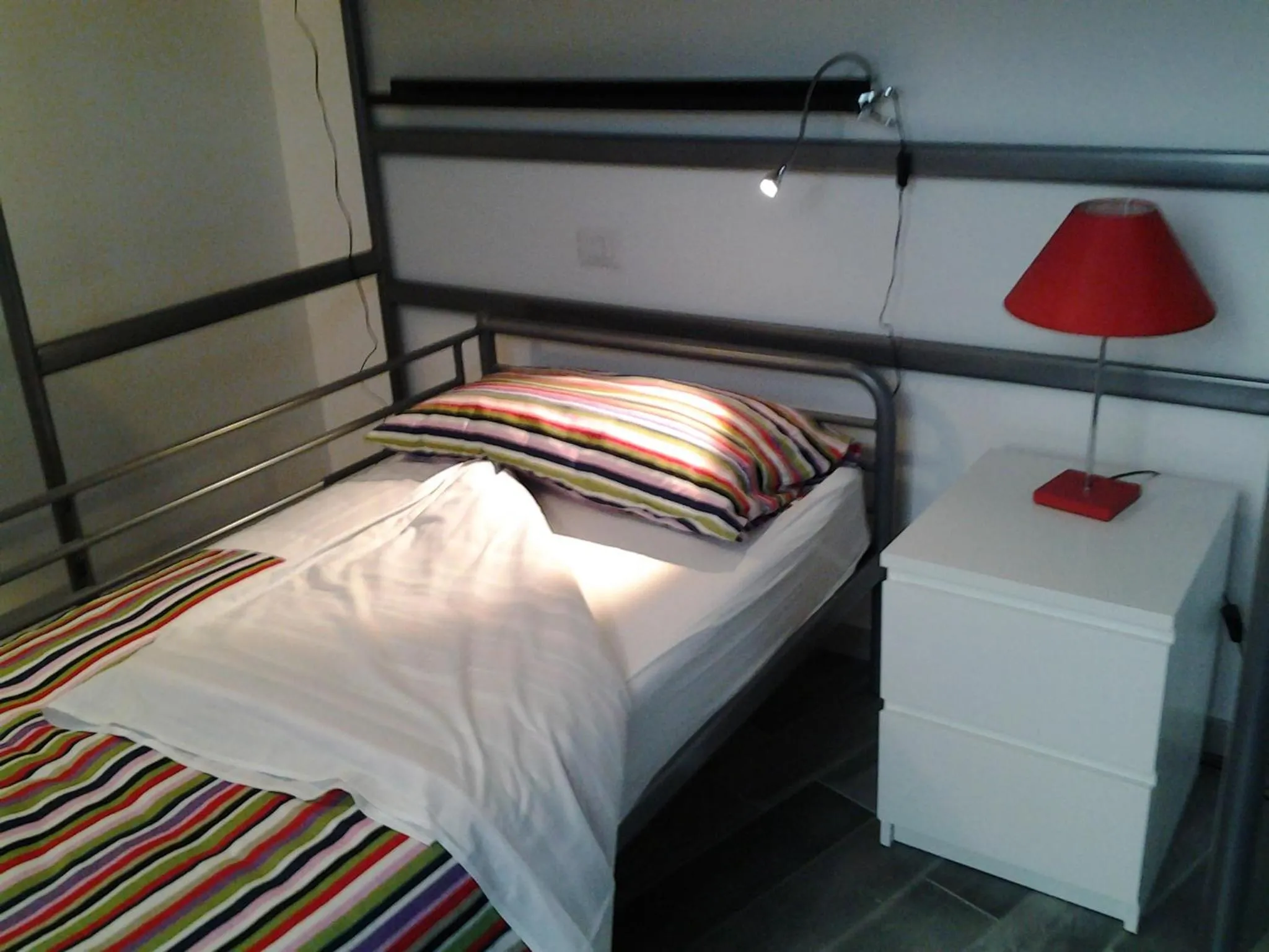 Bedroom, Bed in Como Via Carcano 13