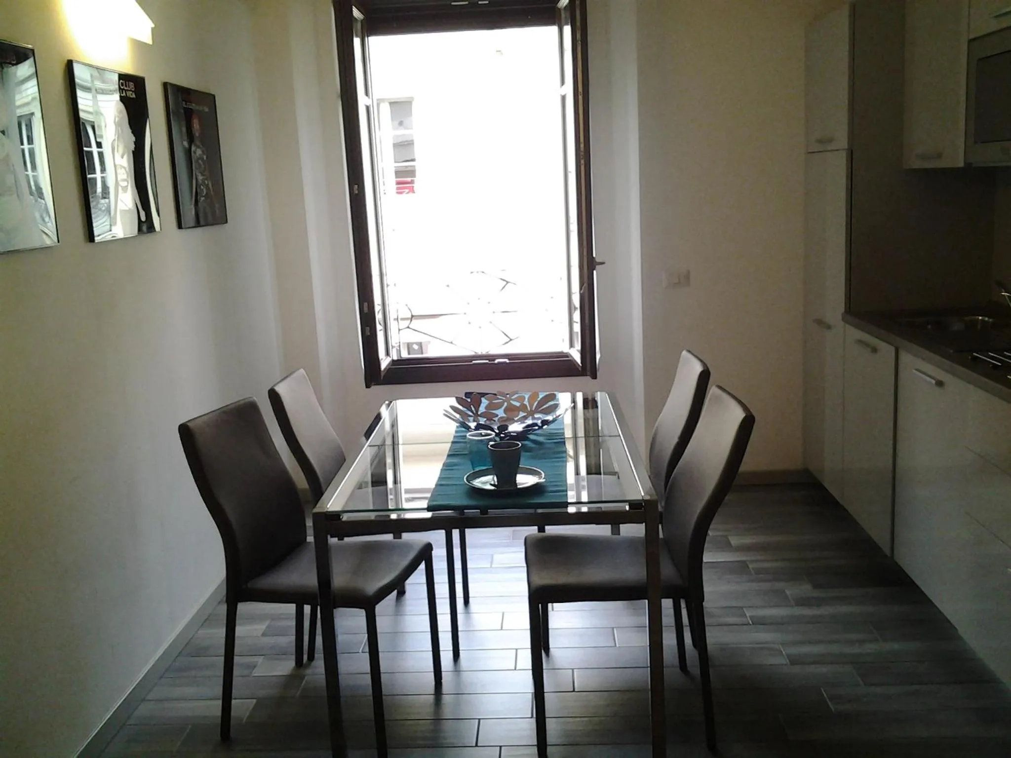 Dining area in Como Via Carcano 13