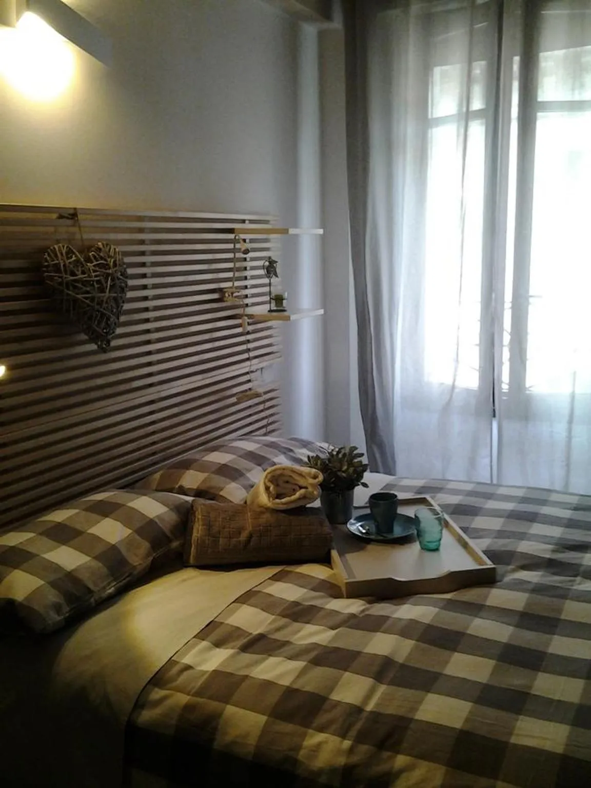 Bedroom, Bed in Como Via Carcano 13