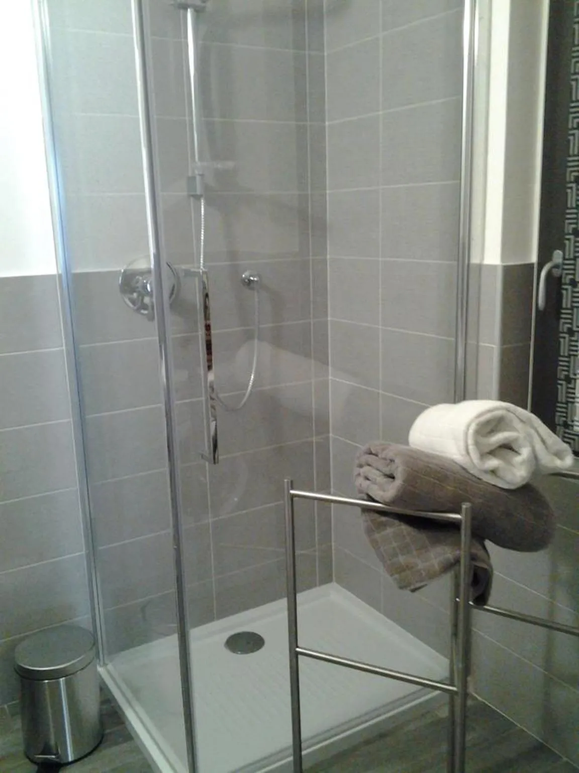 Shower in Como Via Carcano 13