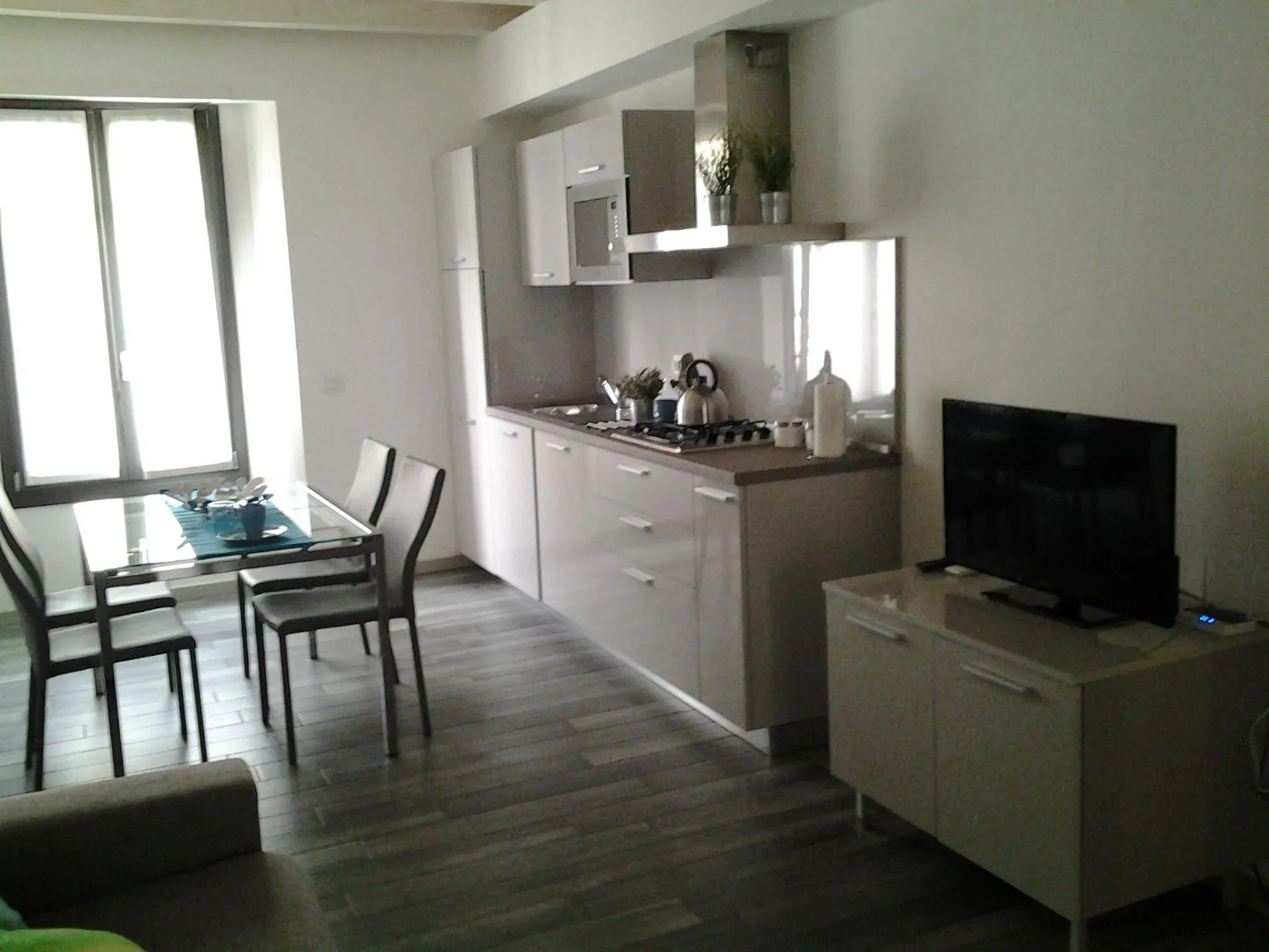 Kitchen or kitchenette in Como Via Carcano 13