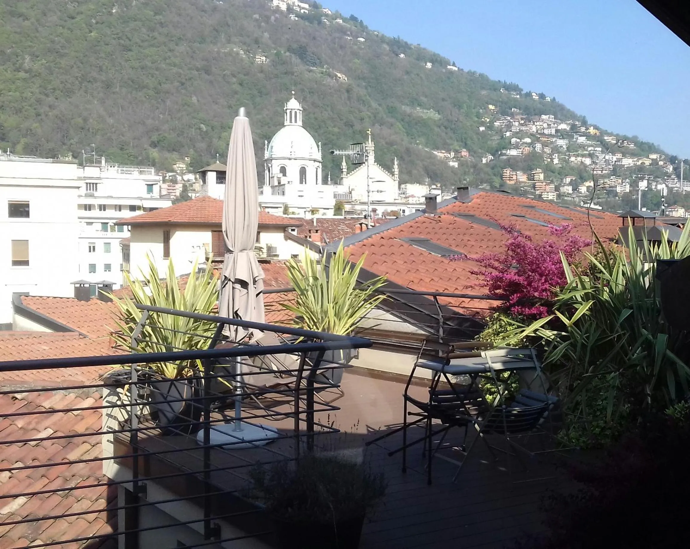 Balcony/Terrace in Como Via Carcano 13