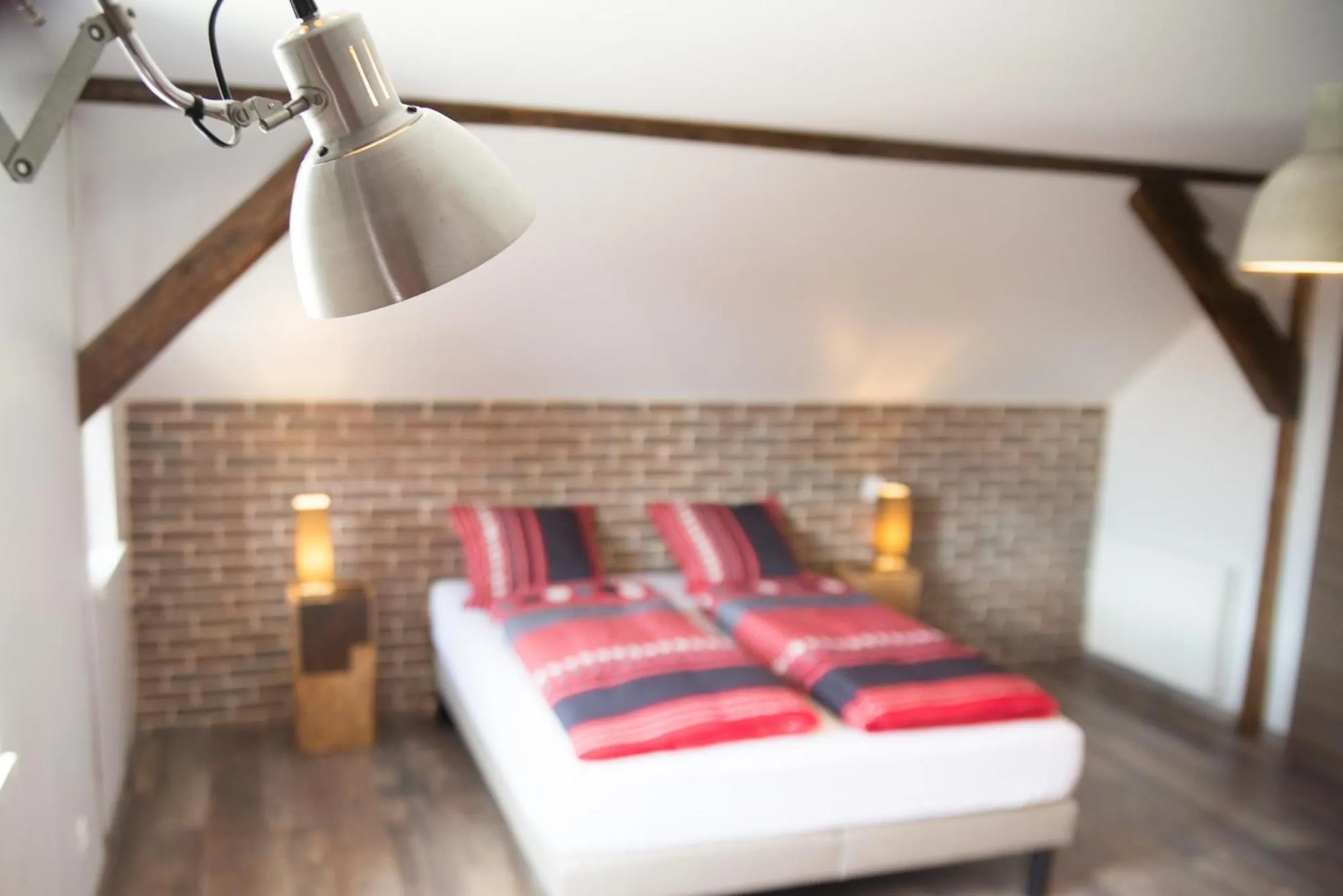 Decorative detail, Bed in L’Été en Novembre