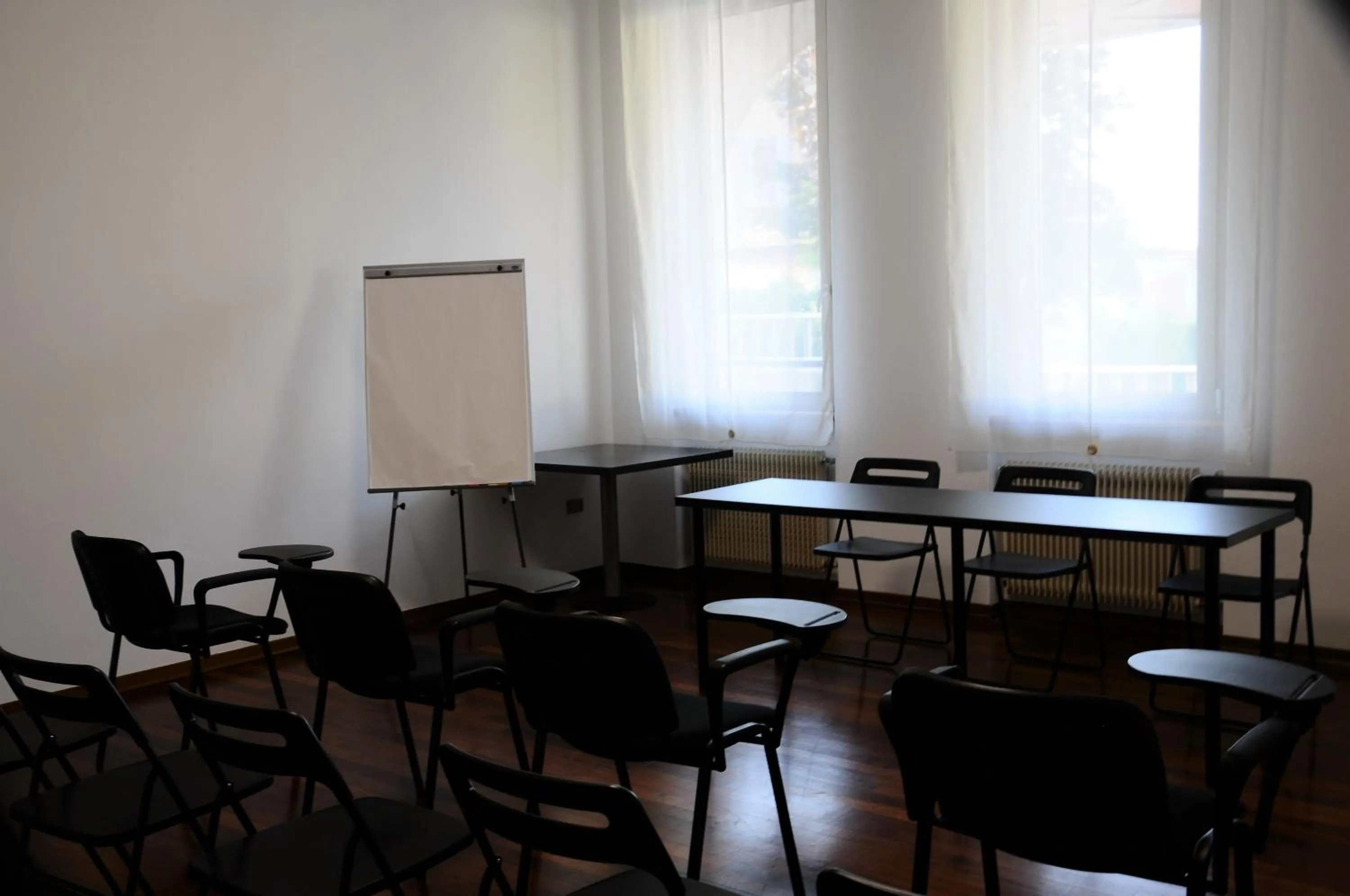 Business facilities in Hotel Route 9