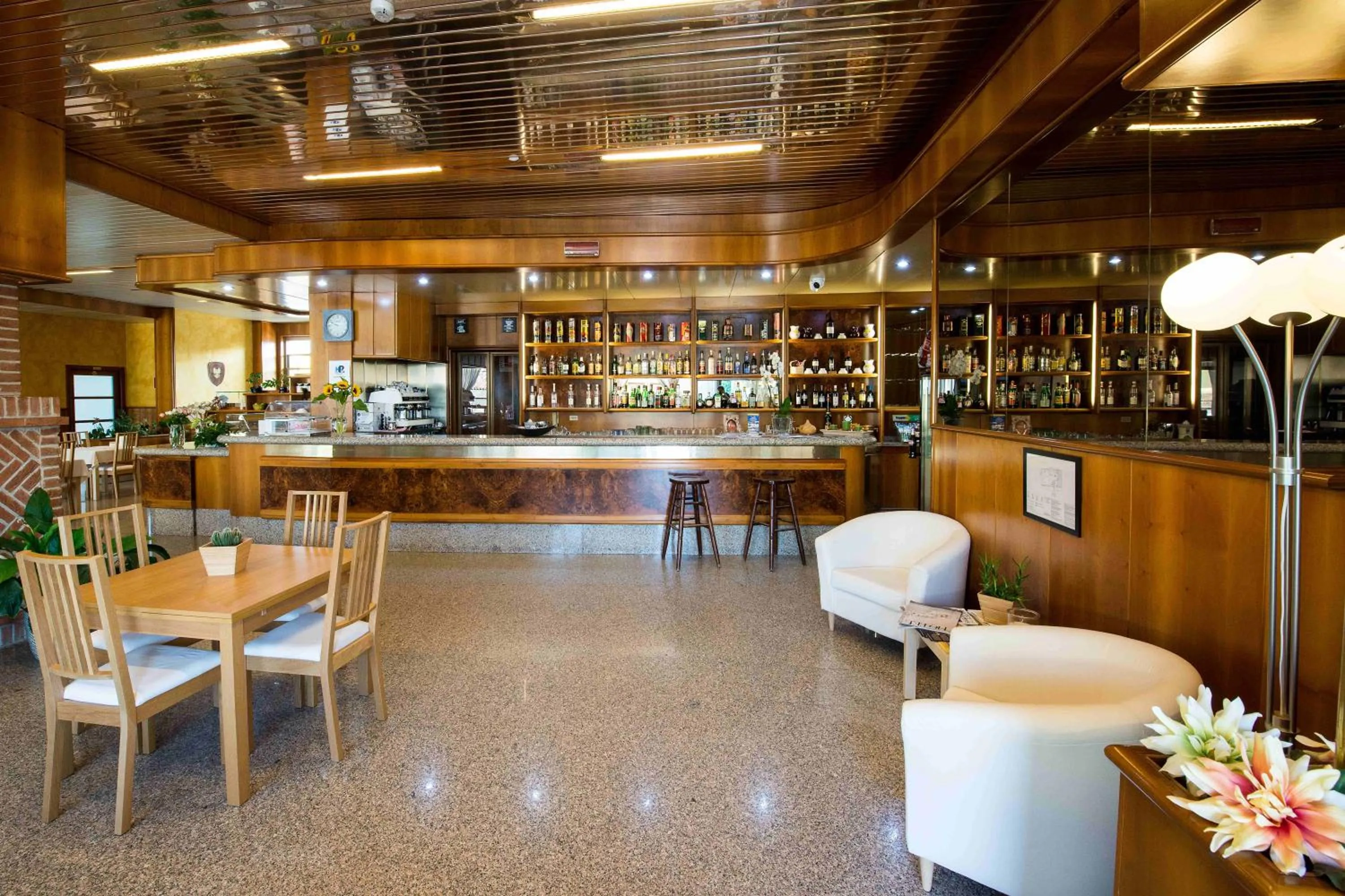 Lobby or reception in Hotel Route 9