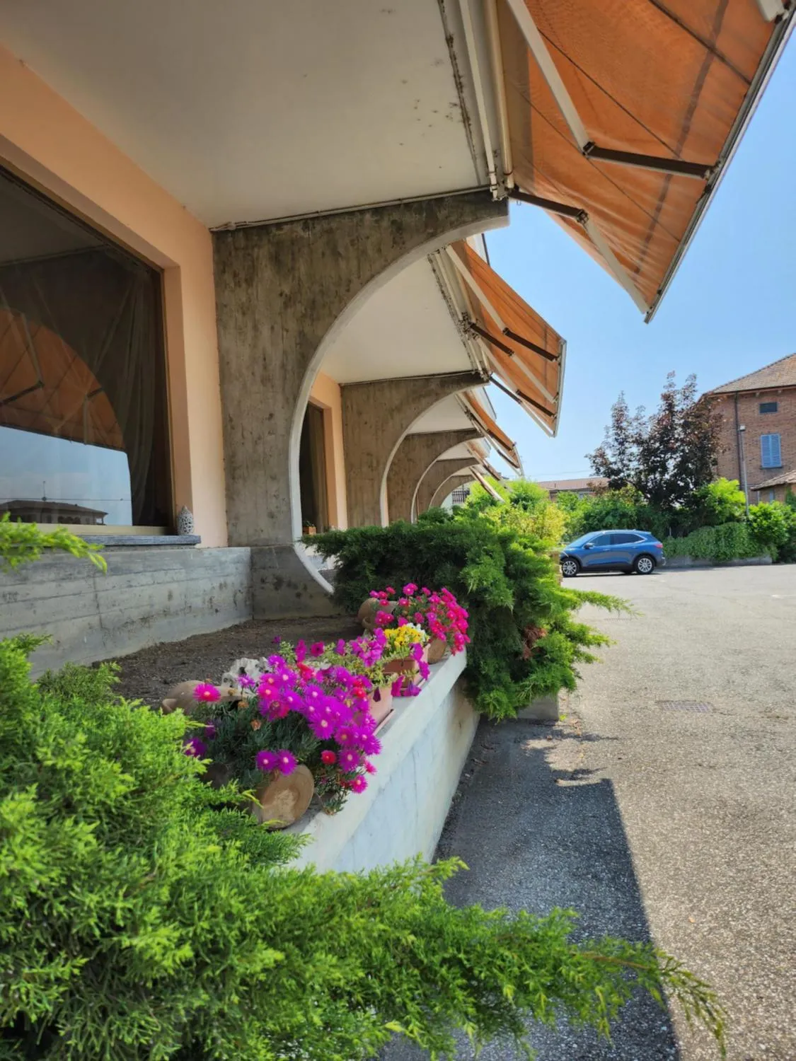 Property building in Hotel Route 9