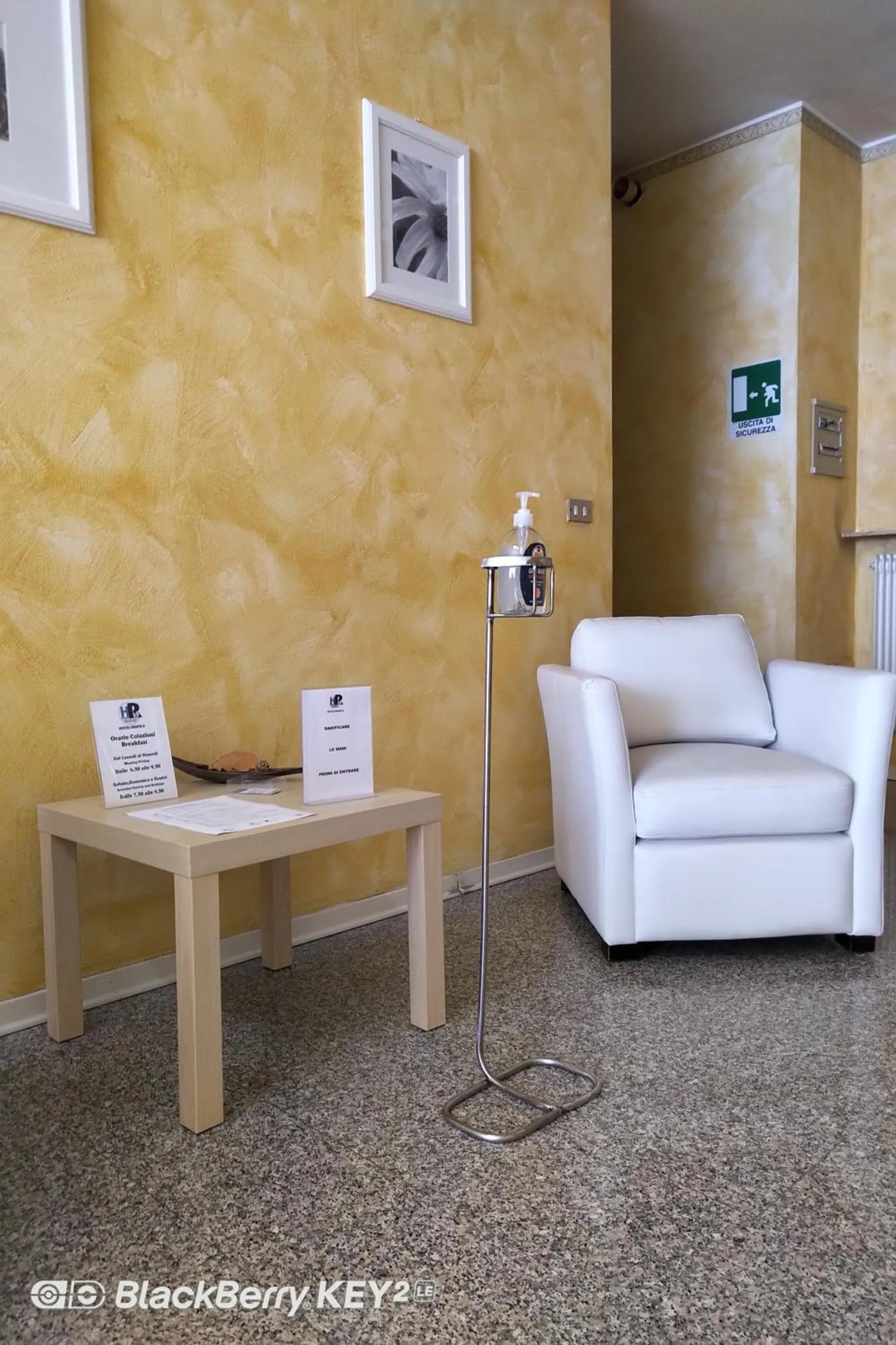 Seating area in Hotel Route 9