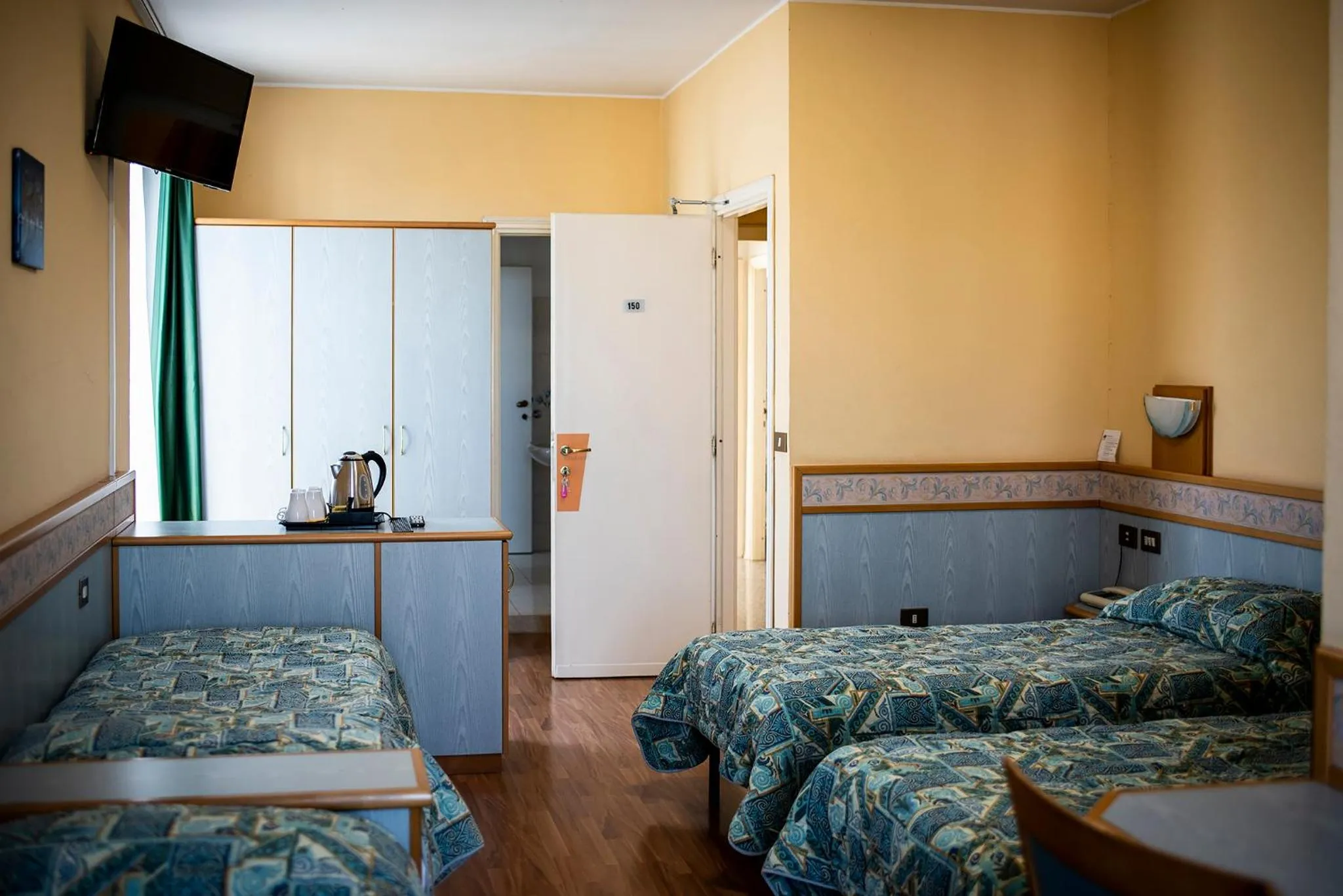 Bedroom, Bed in Hotel Route 9