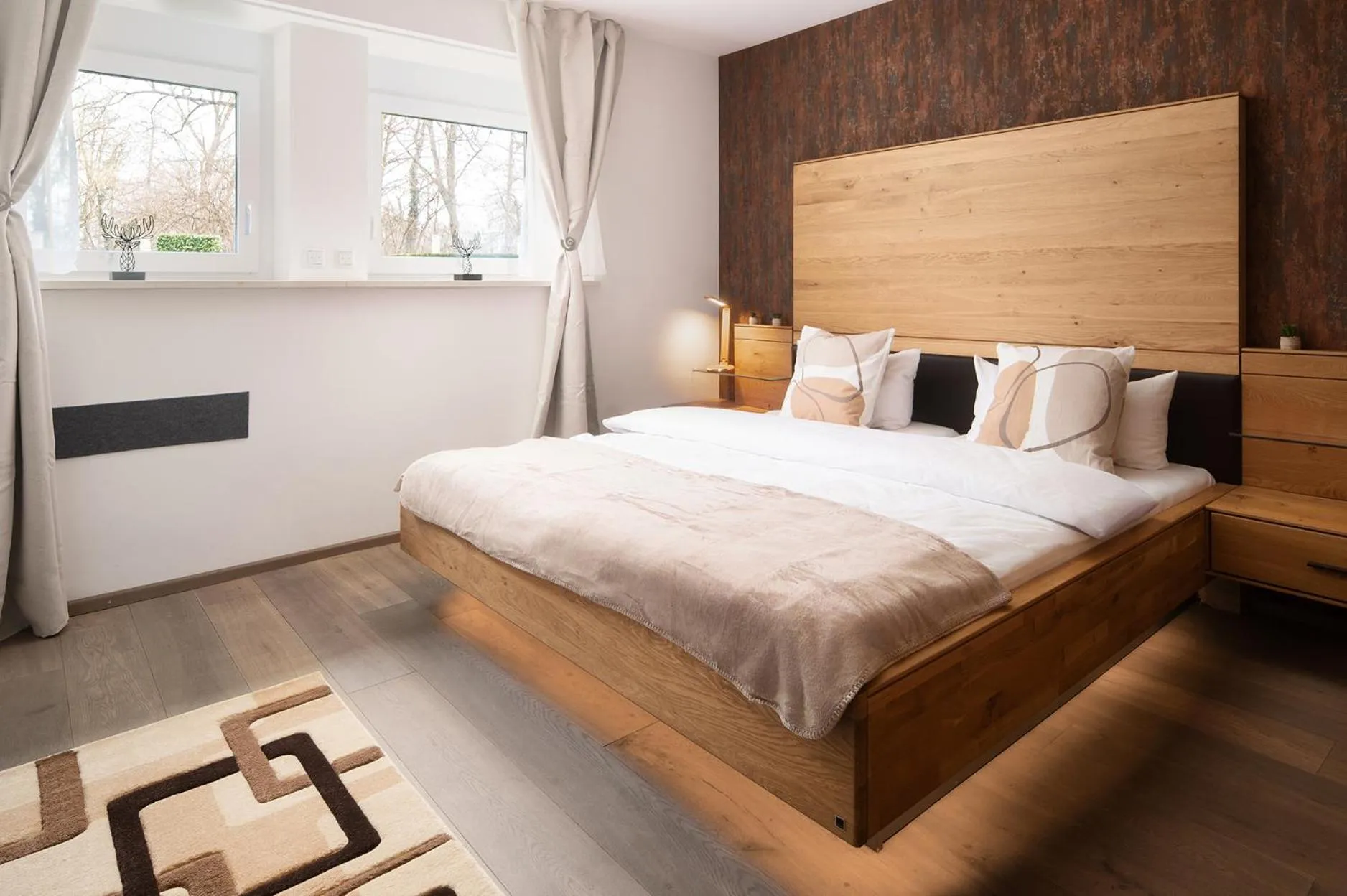 Hotel Vier Jahreszeiten Therme & Kliniken Bad Krozingen Nähe Freiburg & Schwarzwald Ideal für Geschäftsreisende & Wellness 24h Check-In WLAN & Parken gratis