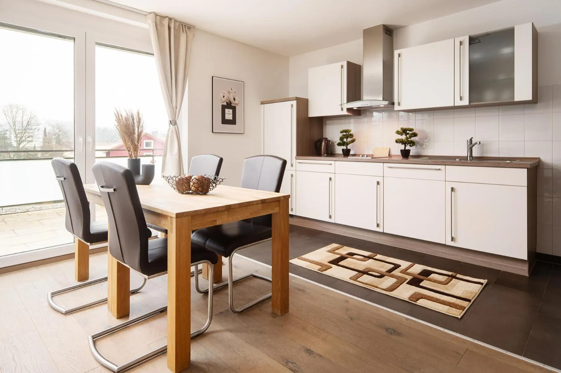 Hotel Vier Jahreszeiten Therme & Kliniken Bad Krozingen Nähe Freiburg & Schwarzwald Ideal für Geschäftsreisende & Wellness 24h Check-In WLAN & Parken gratis