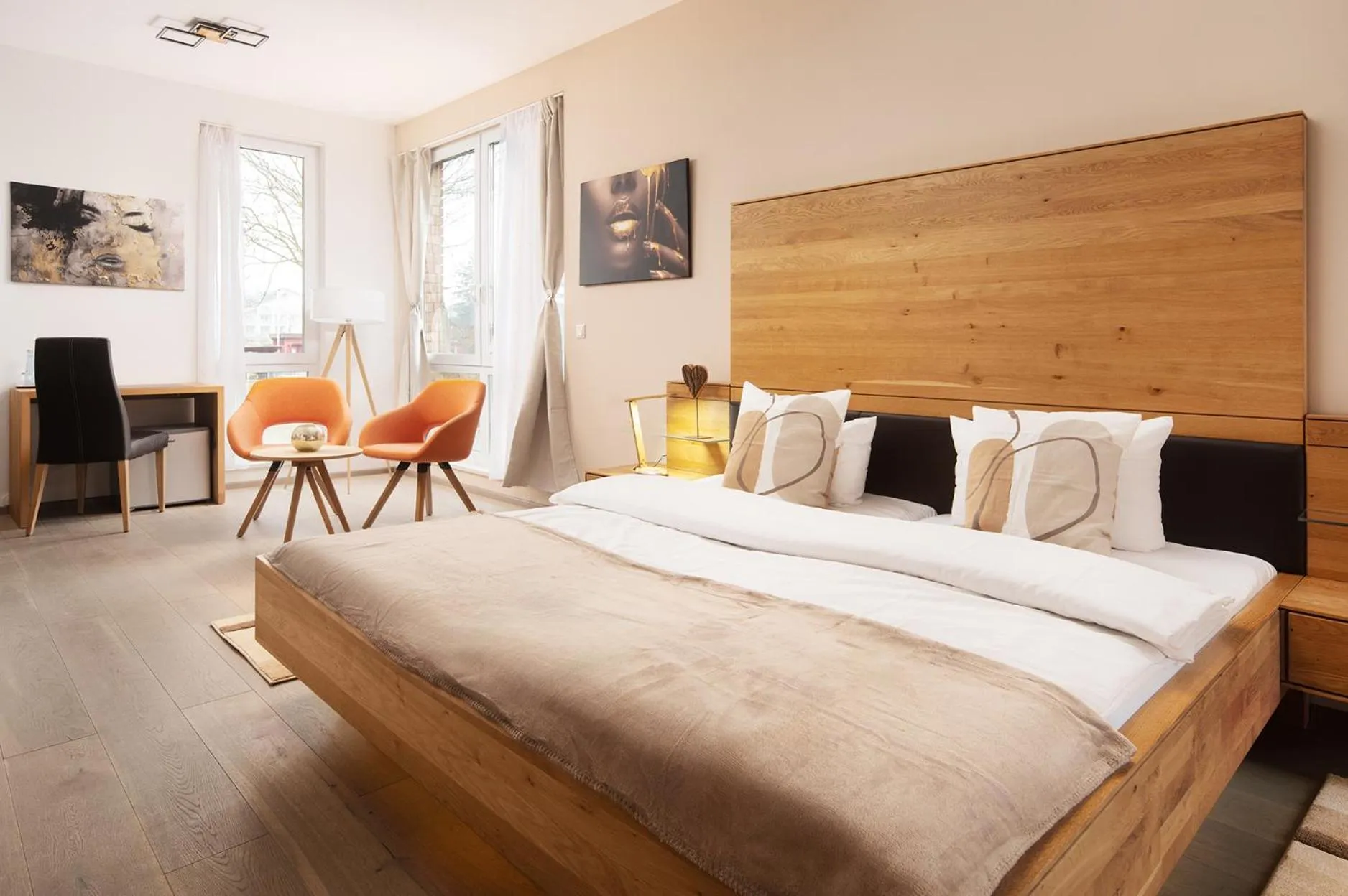 Hotel Vier Jahreszeiten Therme & Kliniken Bad Krozingen Nähe Freiburg & Schwarzwald Ideal für Geschäftsreisende & Wellness 24h Check-In WLAN & Parken gratis