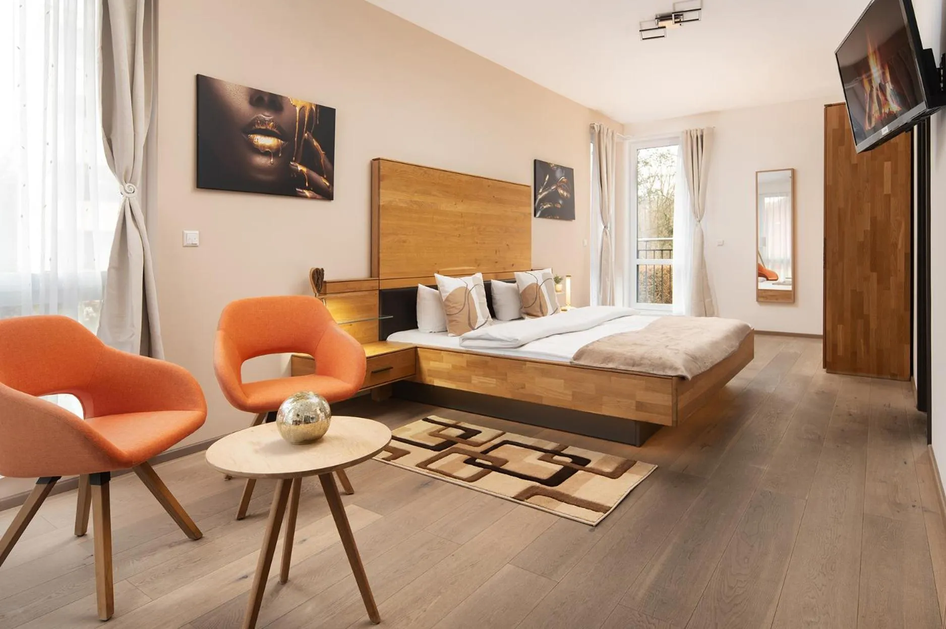 Hotel Vier Jahreszeiten Therme & Kliniken Bad Krozingen Nähe Freiburg & Schwarzwald Ideal für Geschäftsreisende & Wellness 24h Check-In WLAN & Parken gratis