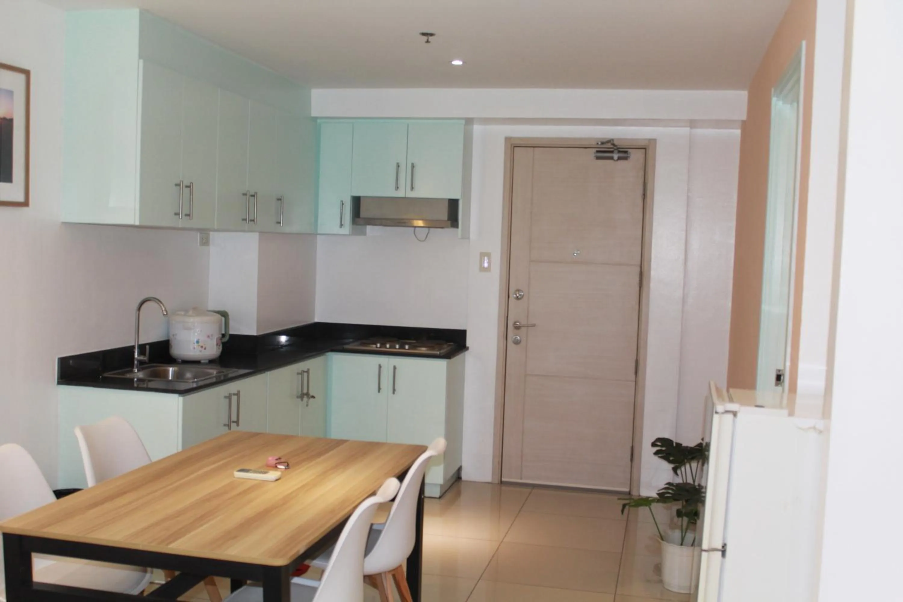 Premiere Haven MOA Staycation