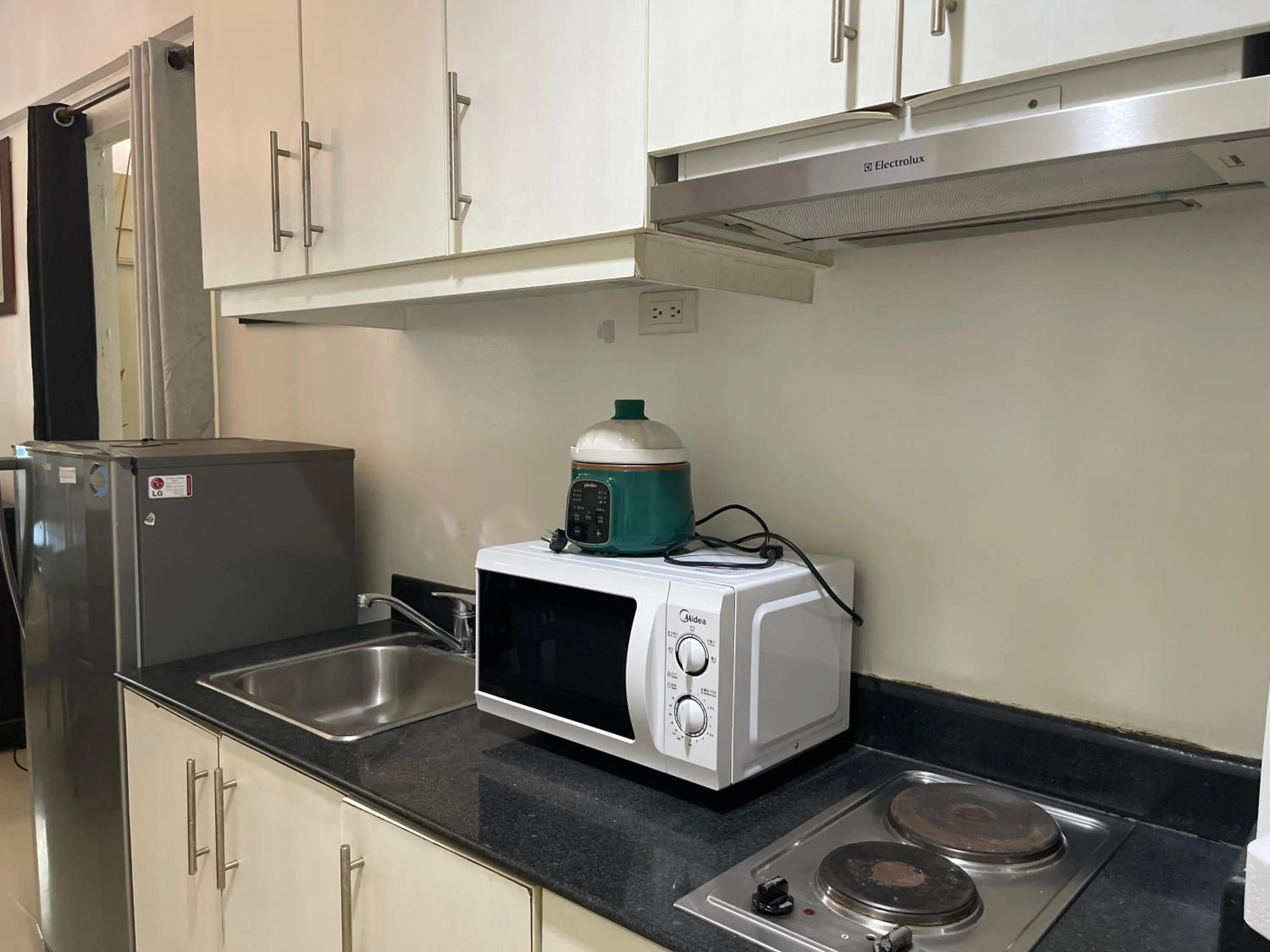 Premiere Haven MOA Staycation