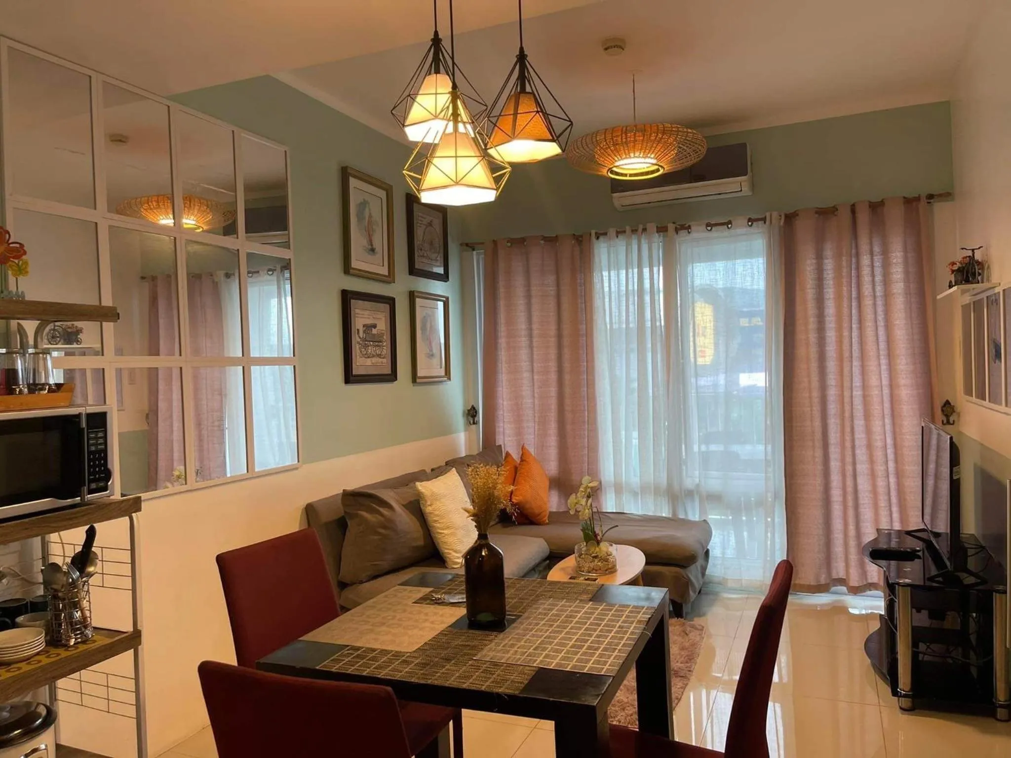 Two-Bedroom Apartment in Premiere Haven MOA Staycation