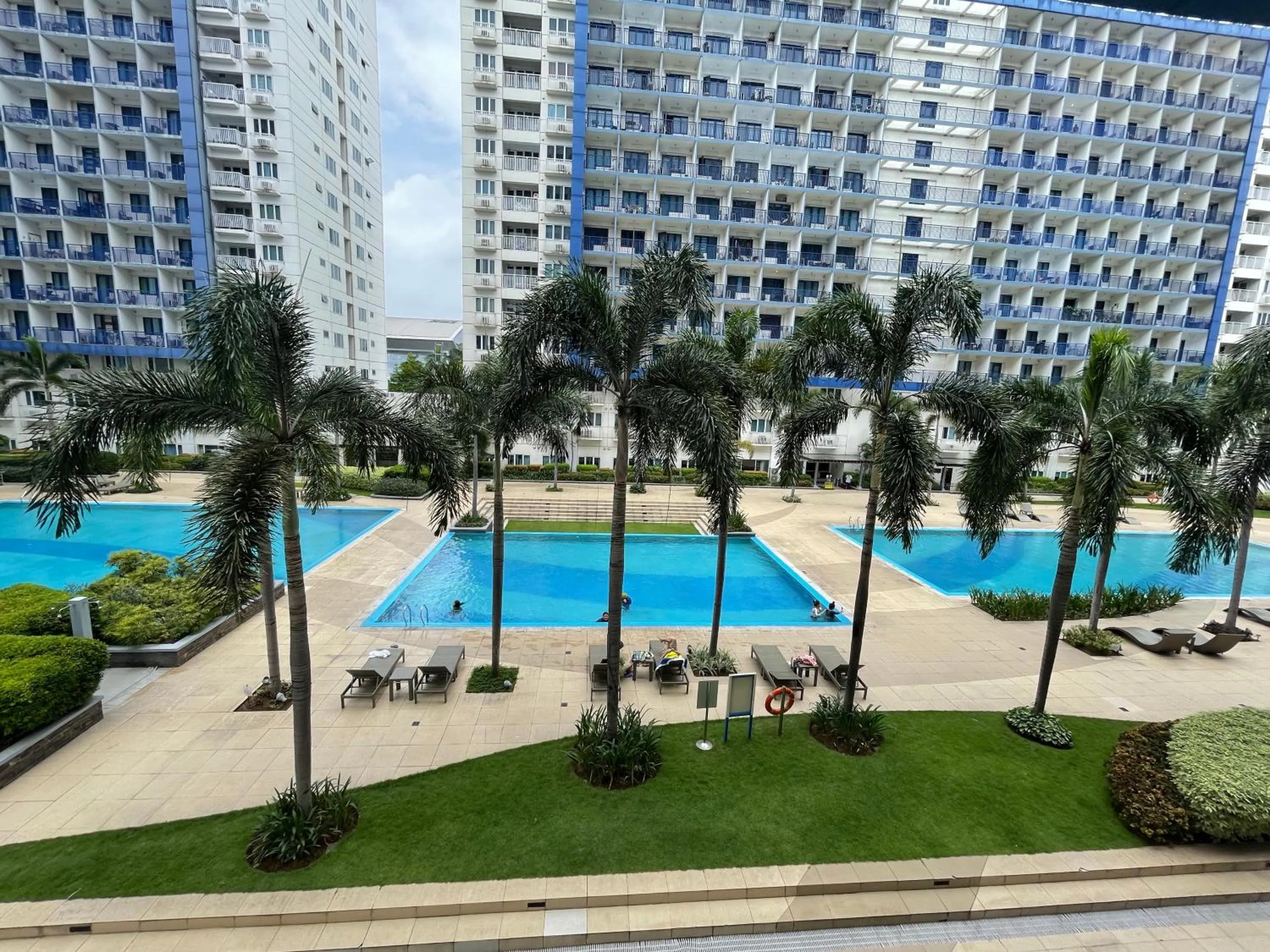 Premiere Haven MOA Staycation