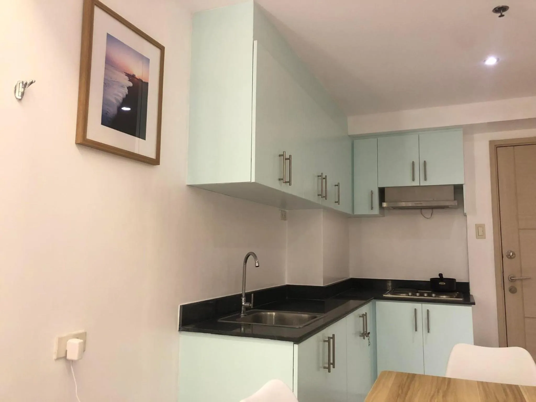 Kitchen or kitchenette in Premiere Haven MOA Staycation