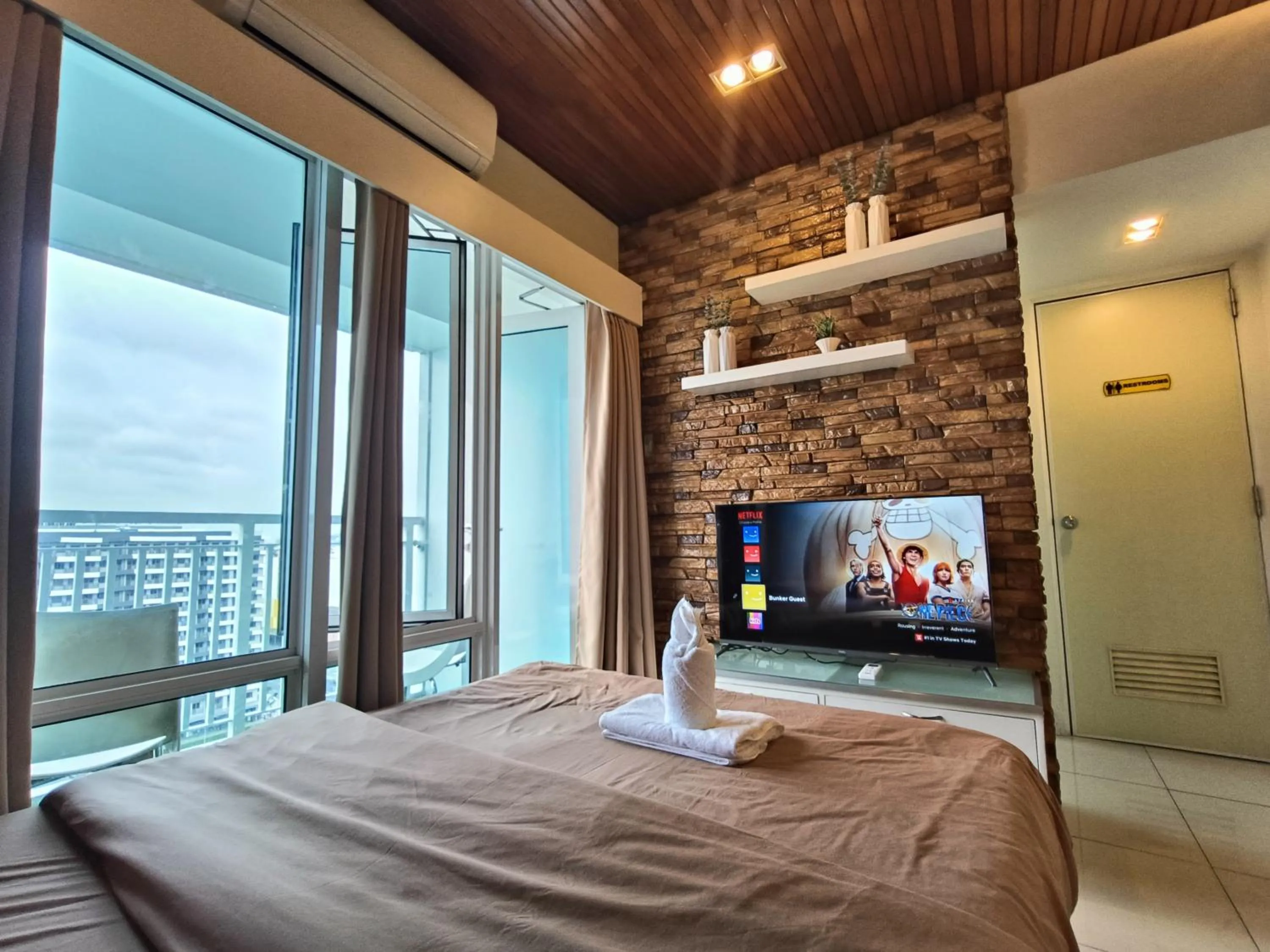 Bed in Premiere Haven MOA Staycation