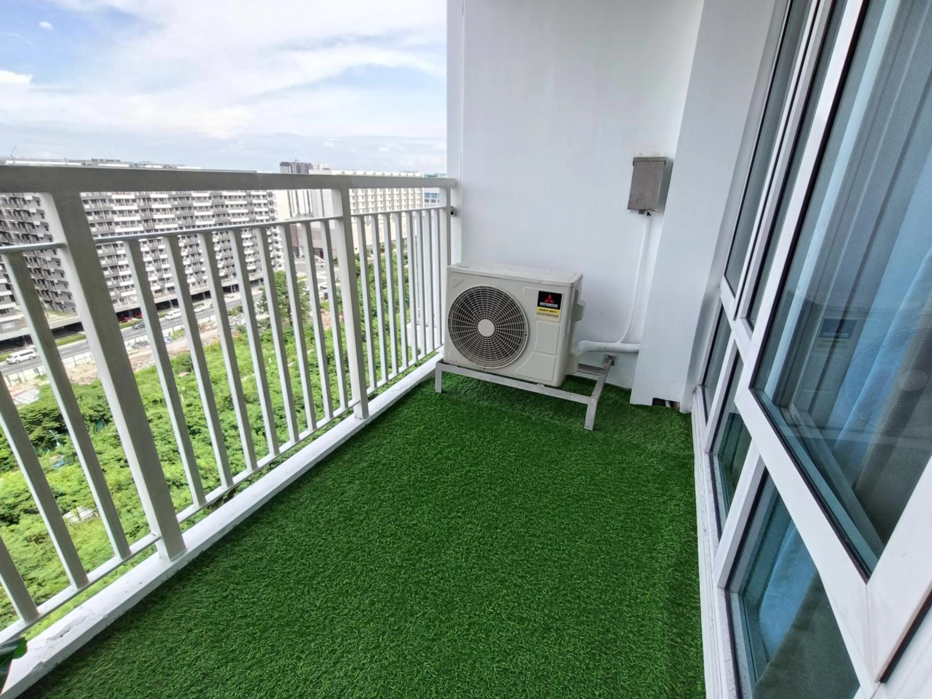 Premiere Haven MOA Staycation