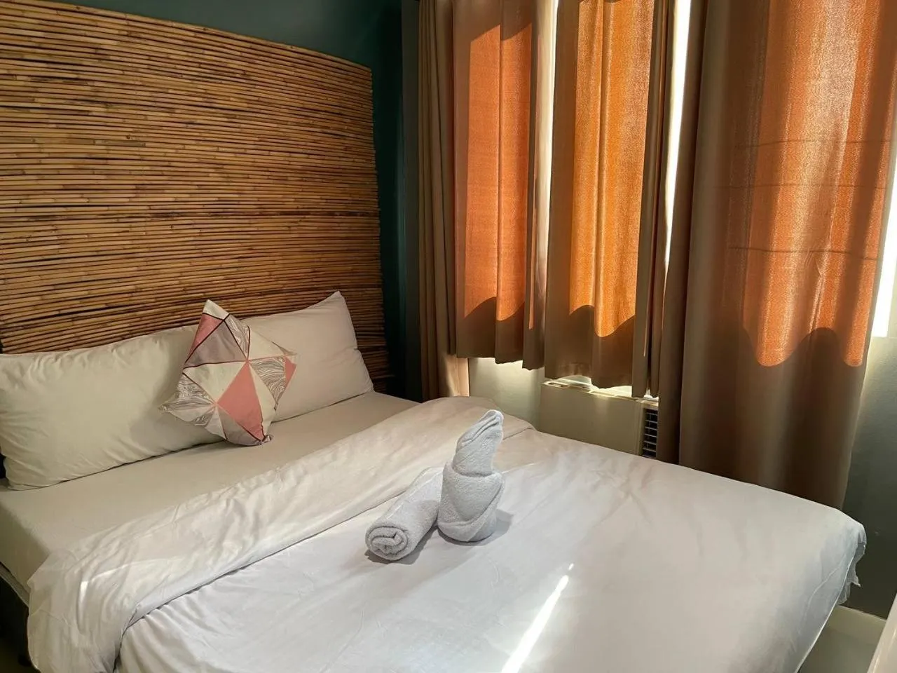 Bed in Premiere Haven MOA Staycation