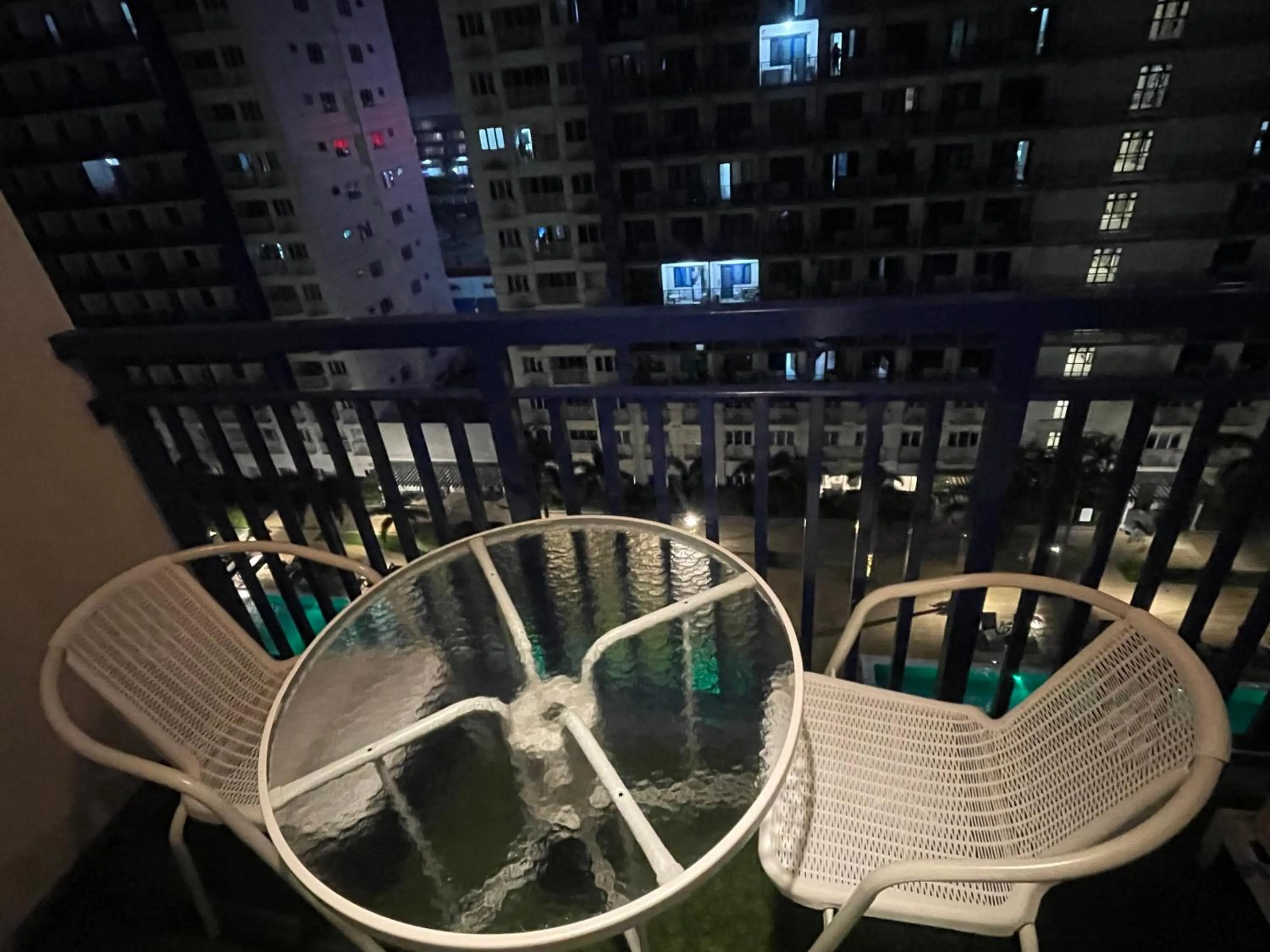 Premiere Haven MOA Staycation