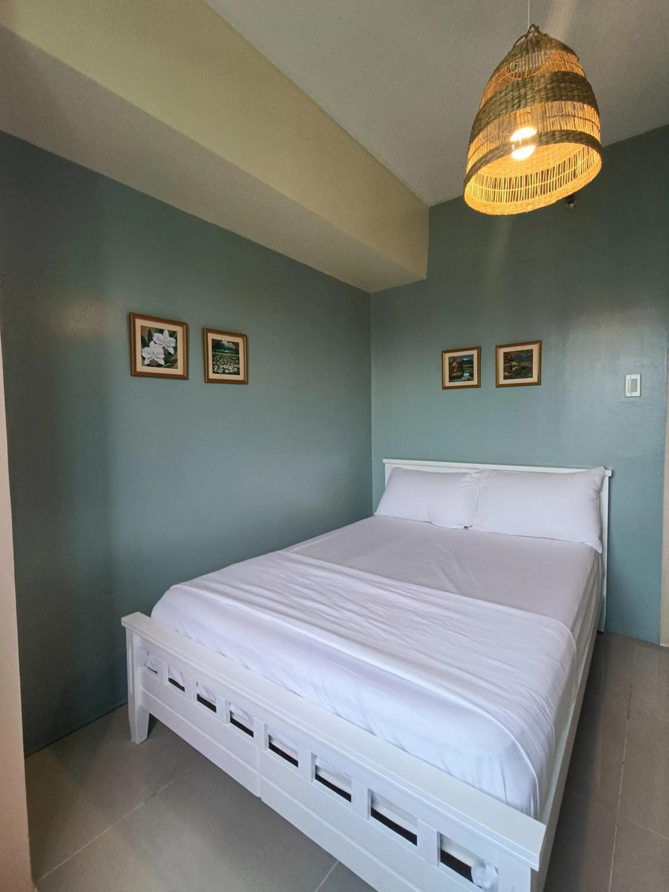 Bed in Premiere Haven MOA Staycation