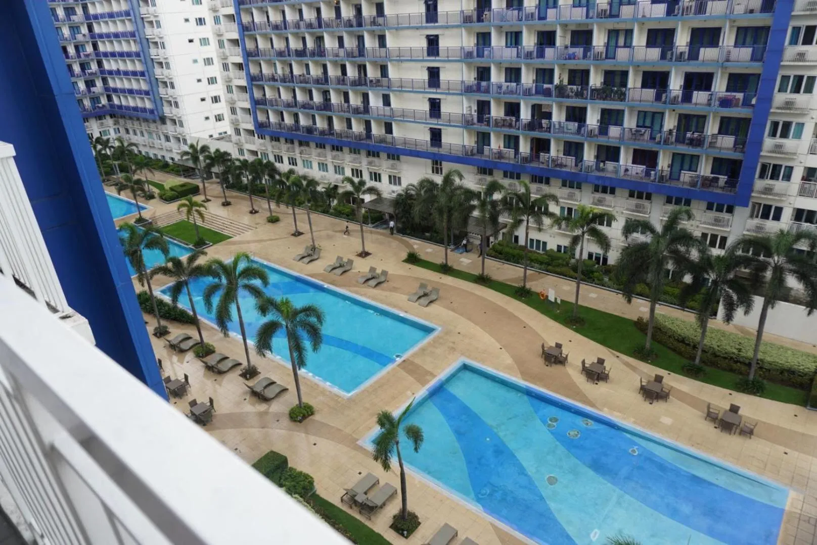 Swimming pool in Premiere Haven MOA Staycation