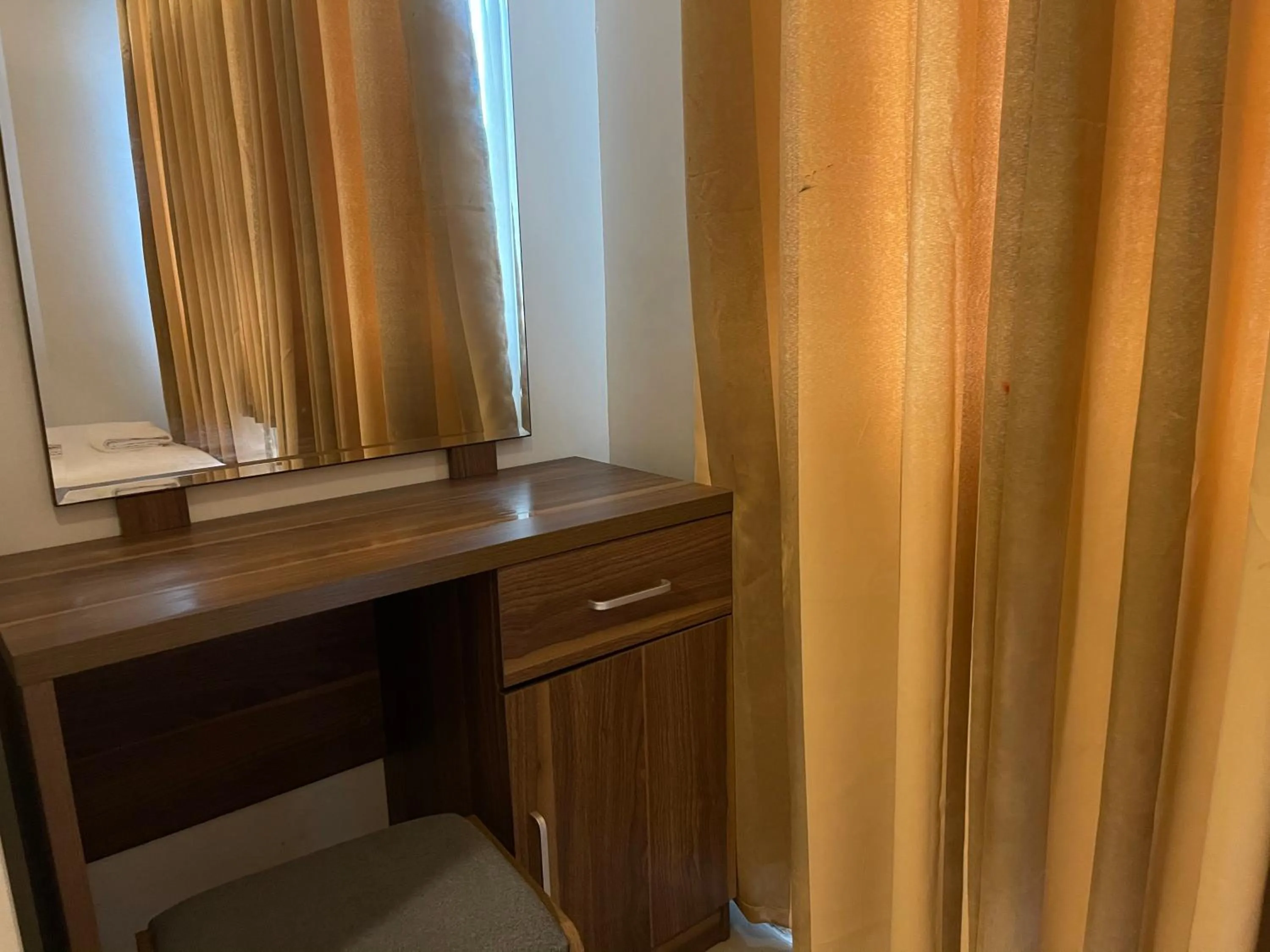 Premiere Haven MOA Staycation