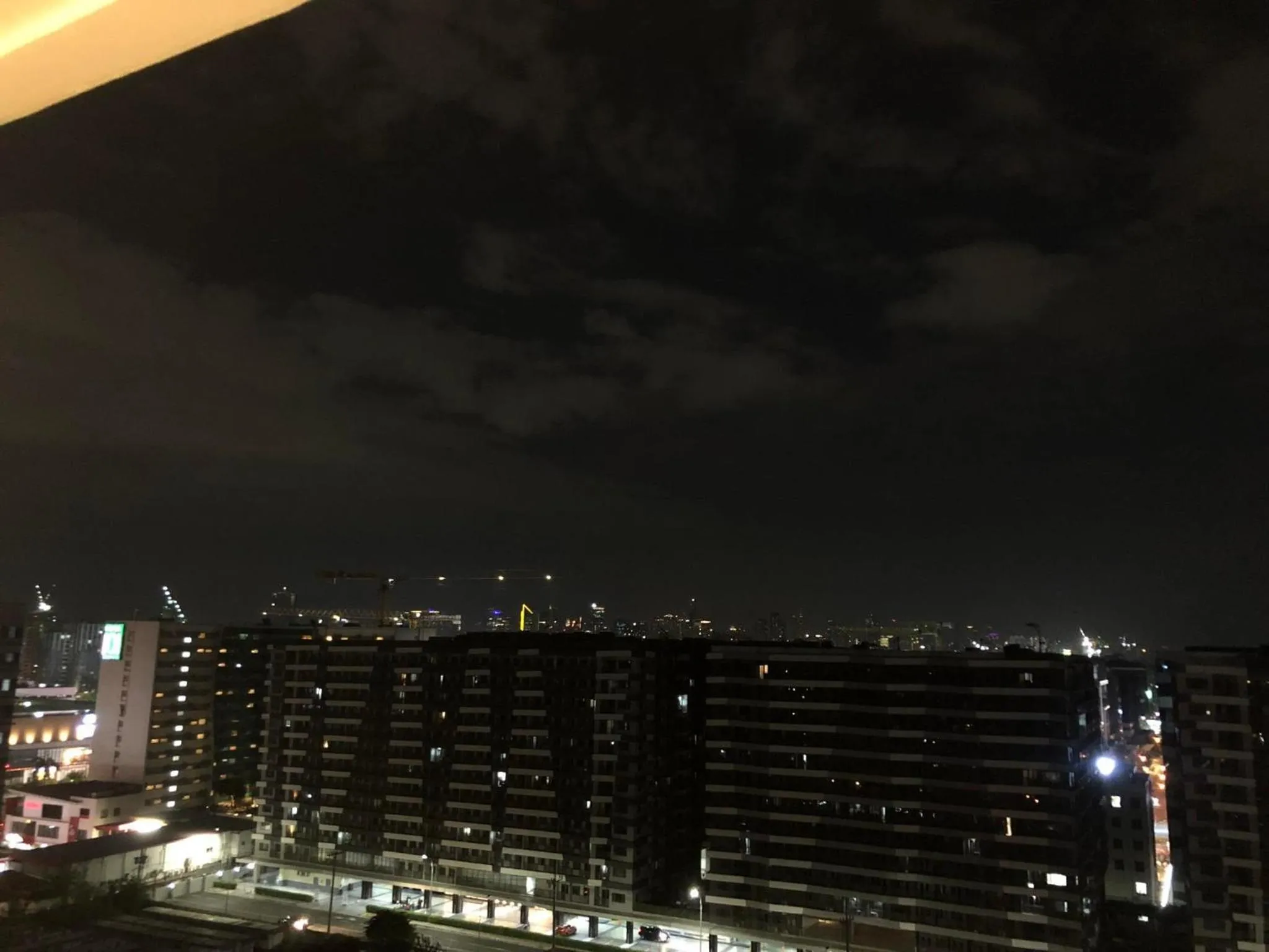 Premiere Haven MOA Staycation