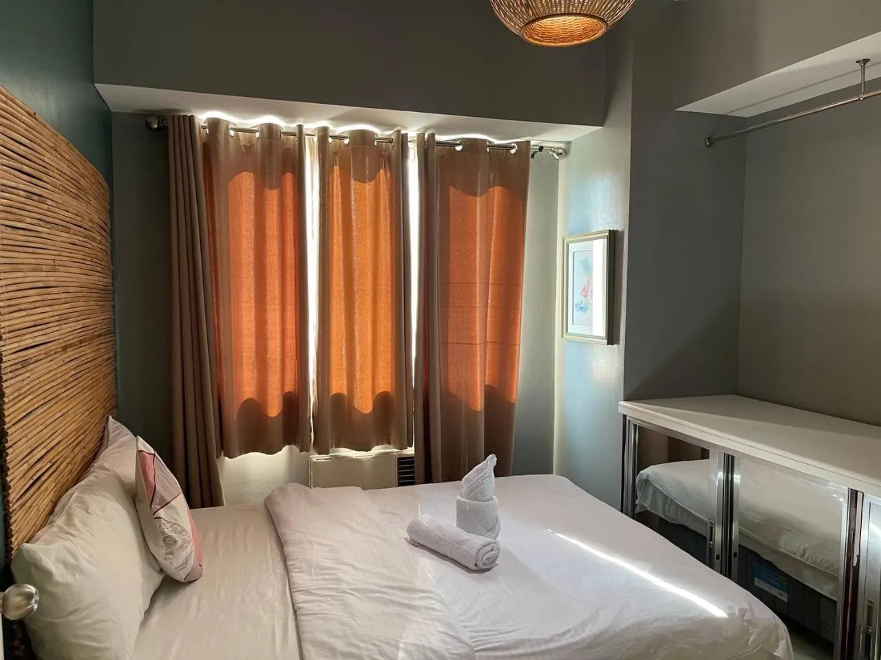 Bed in Premiere Haven MOA Staycation