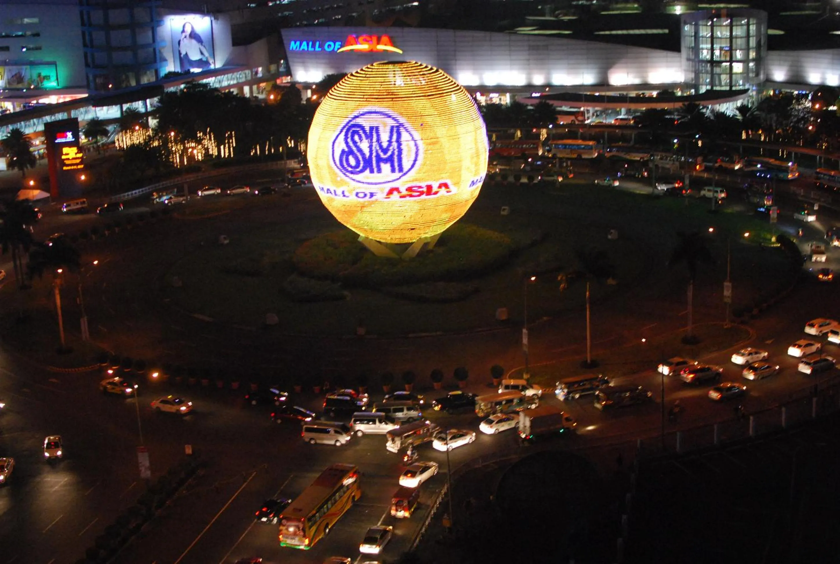 Shopping Area in Premiere Haven MOA Staycation