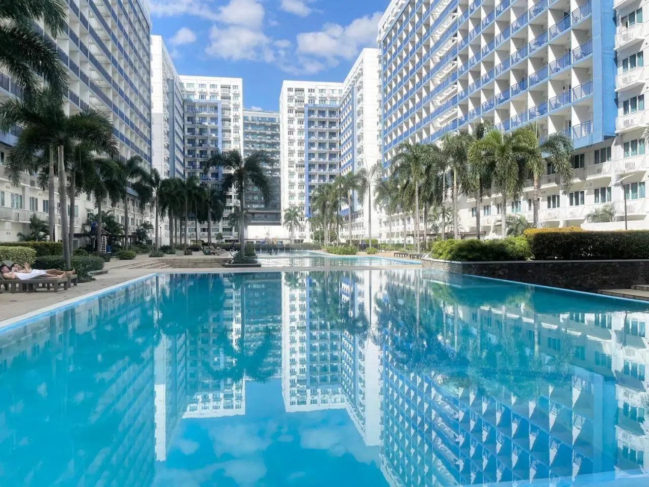 Premiere Haven MOA Staycation