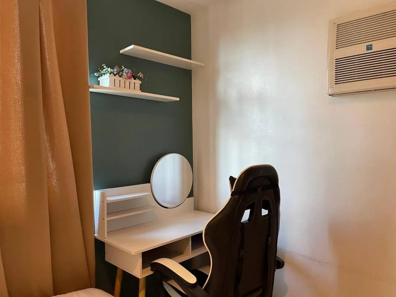 Premiere Haven MOA Staycation