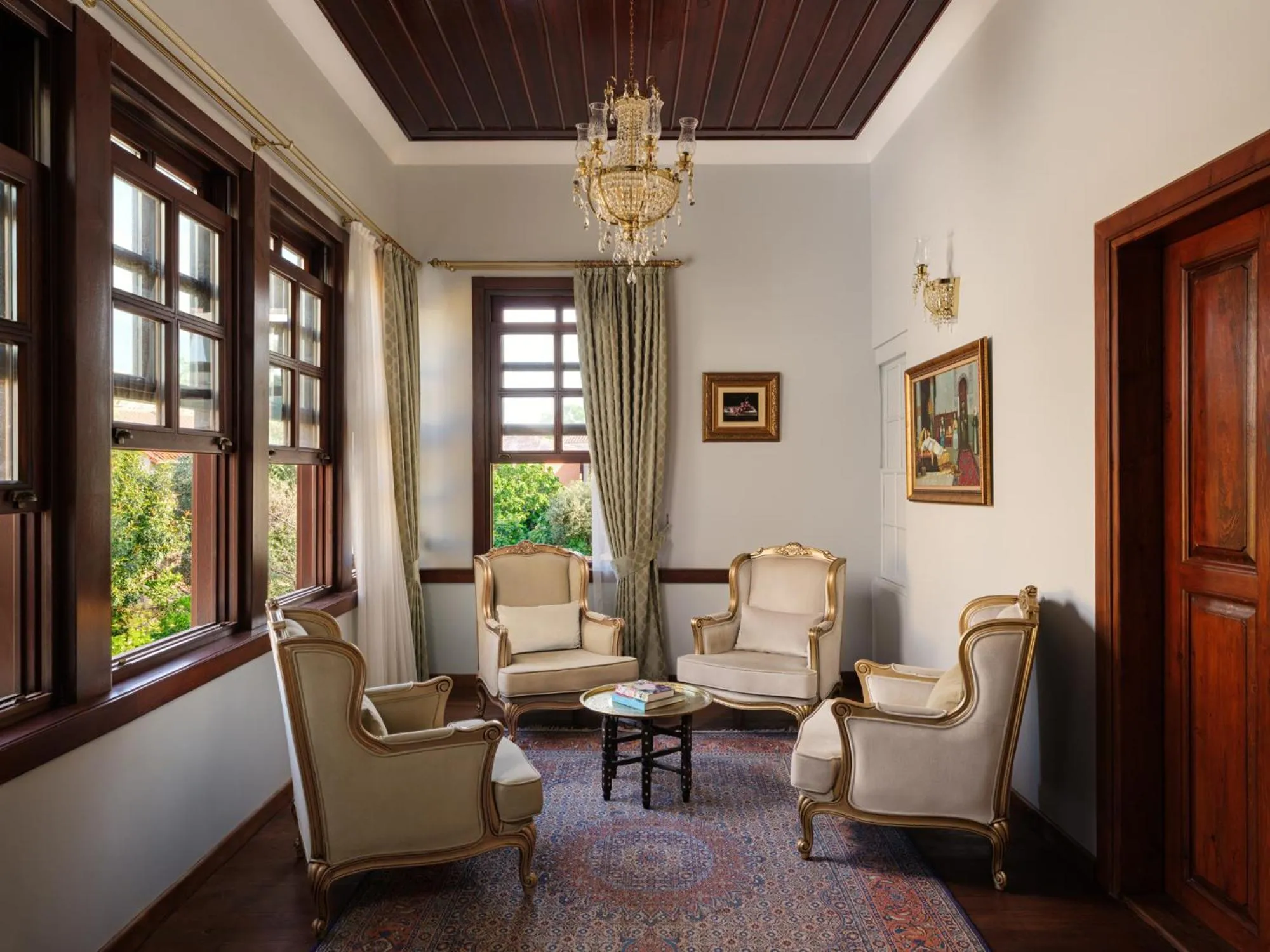 Seating area in Hotel 1207 Special Class