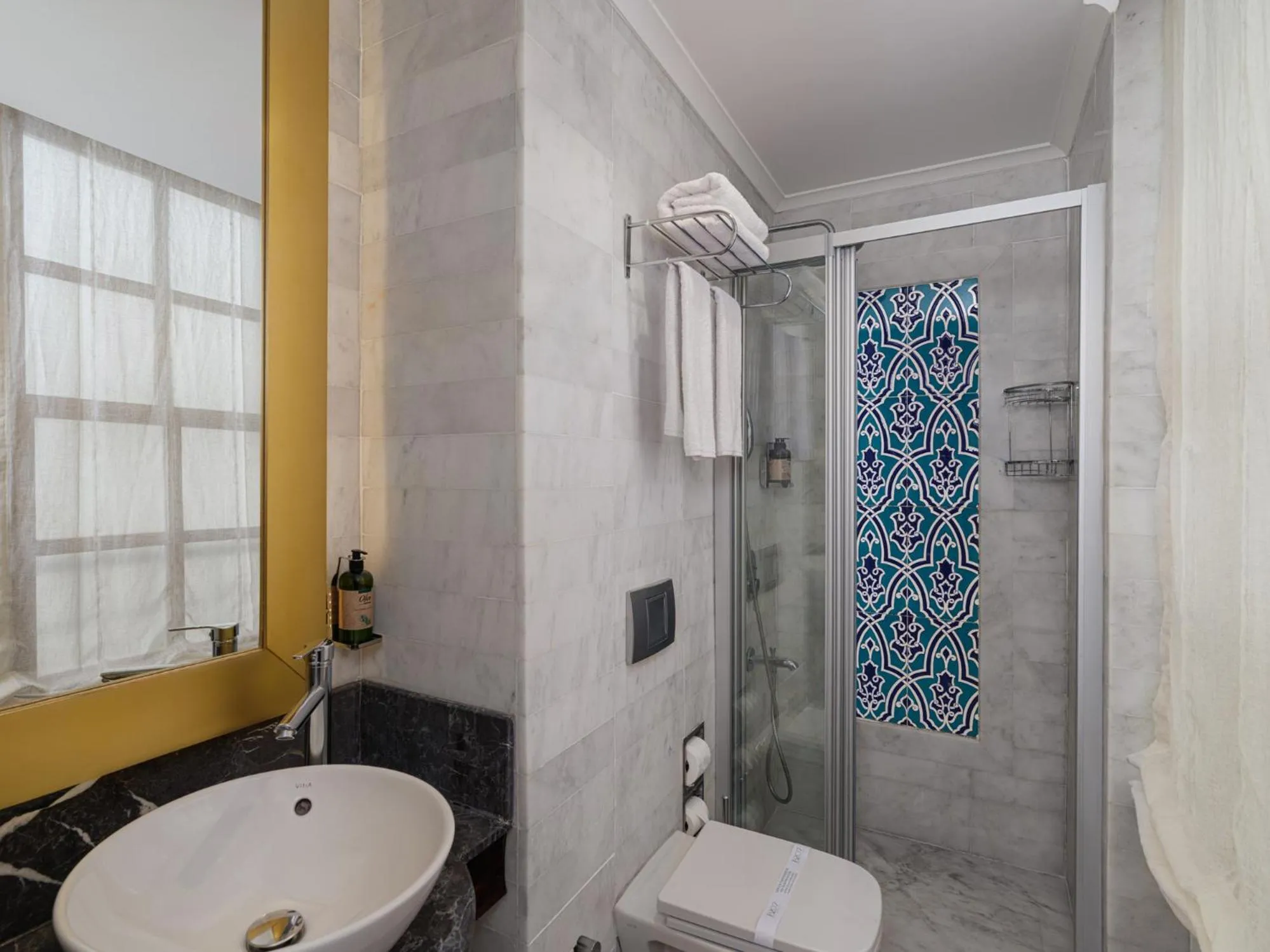 Shower in Hotel 1207 Special Class