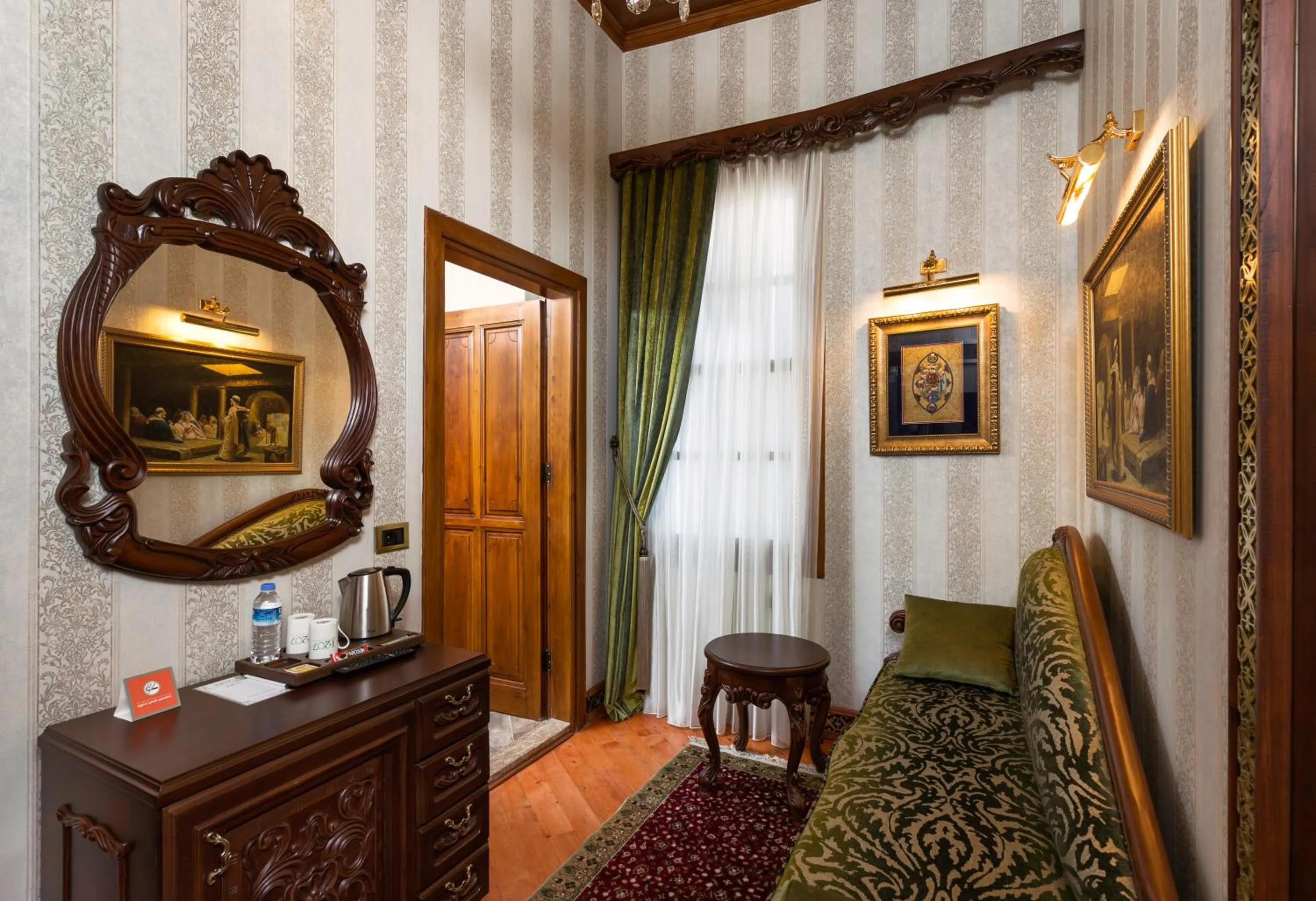 Living room, Bed in Hotel 1207 Special Class