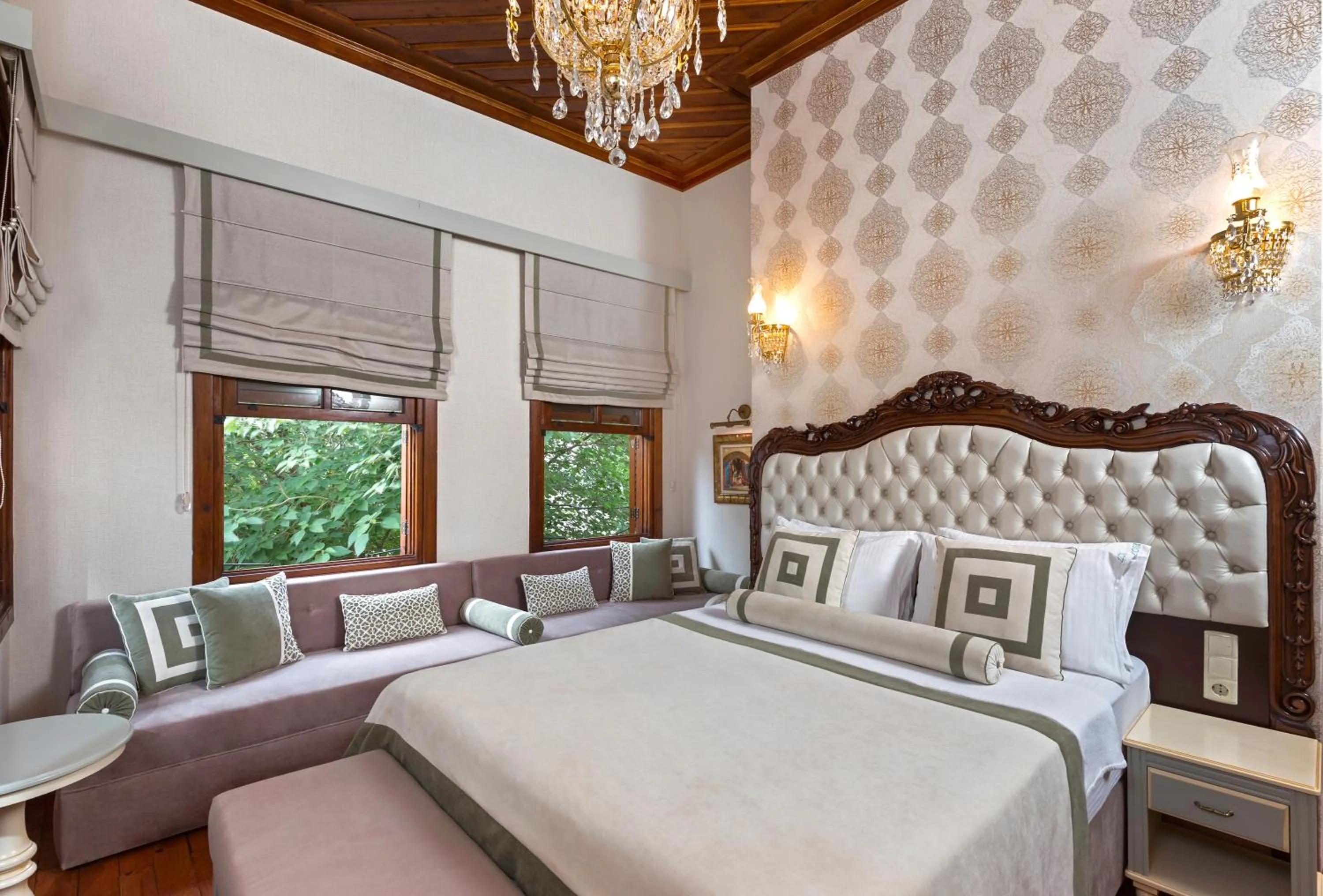 Photo of the whole room, Bed in Hotel 1207 Special Class