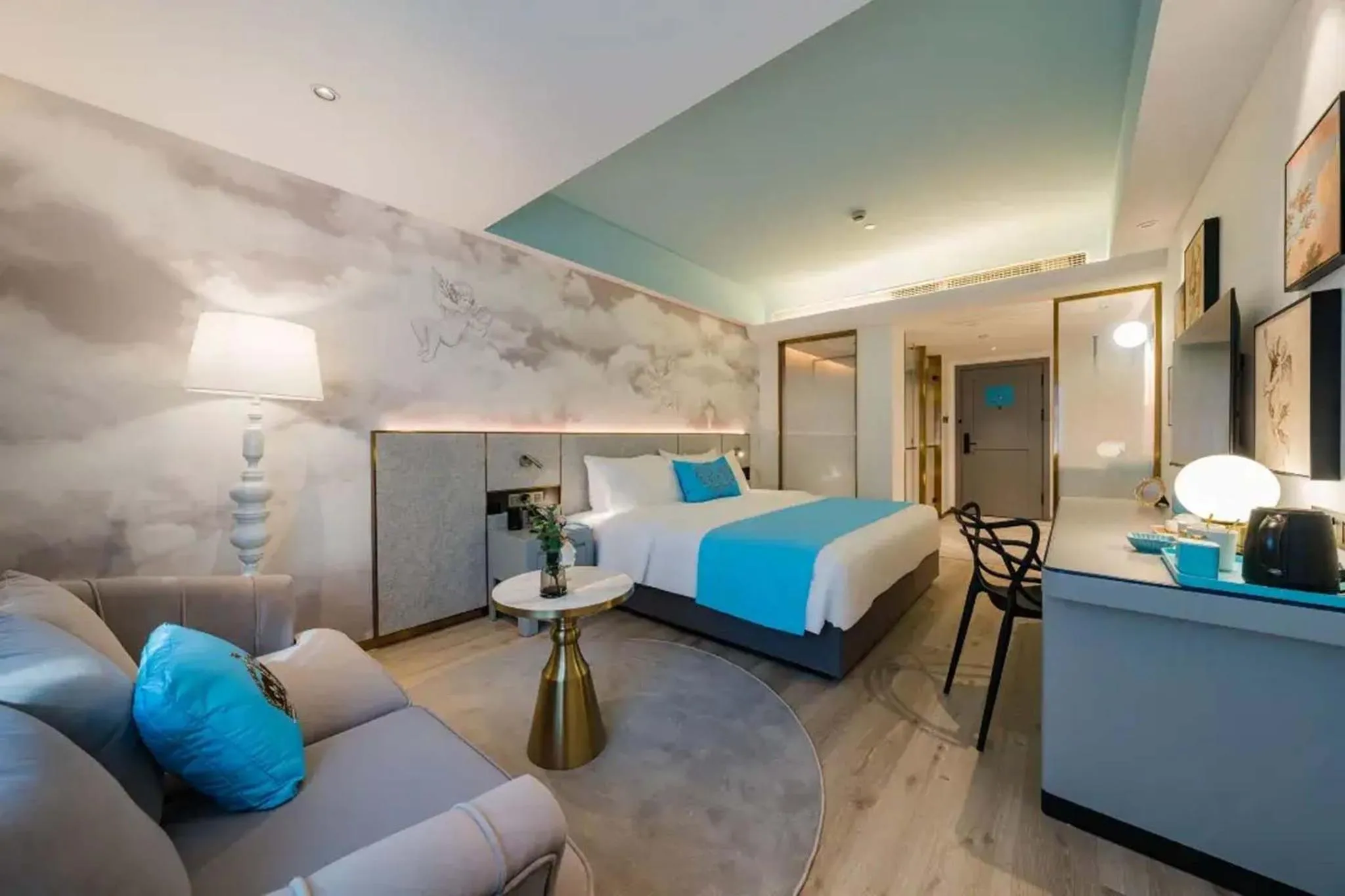 Photo of the whole room, Bed in Shanghai Lujiazui Area BaBaiBan LANOU Hotel