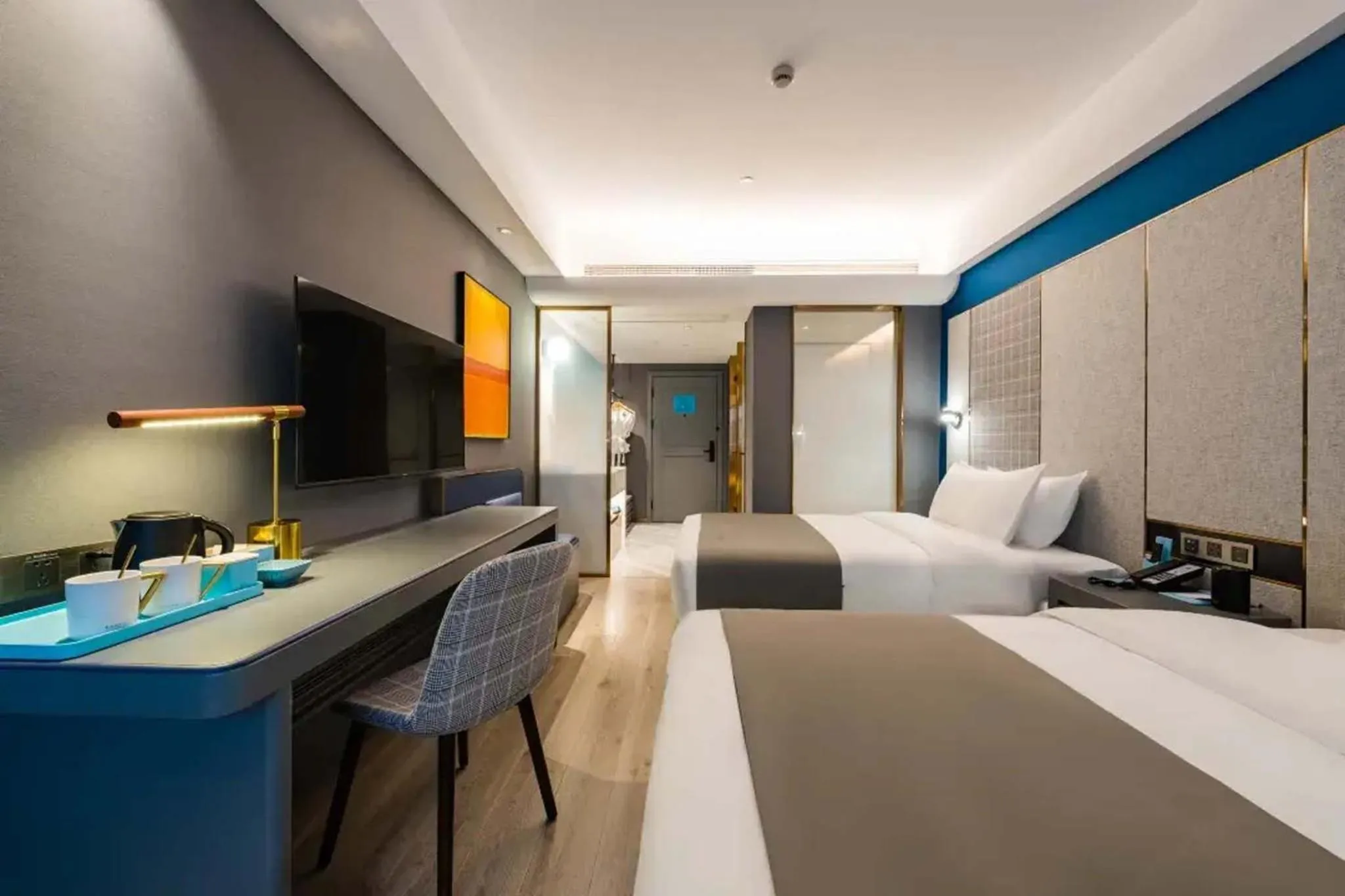 Photo of the whole room, Bed in Shanghai Lujiazui Area BaBaiBan LANOU Hotel