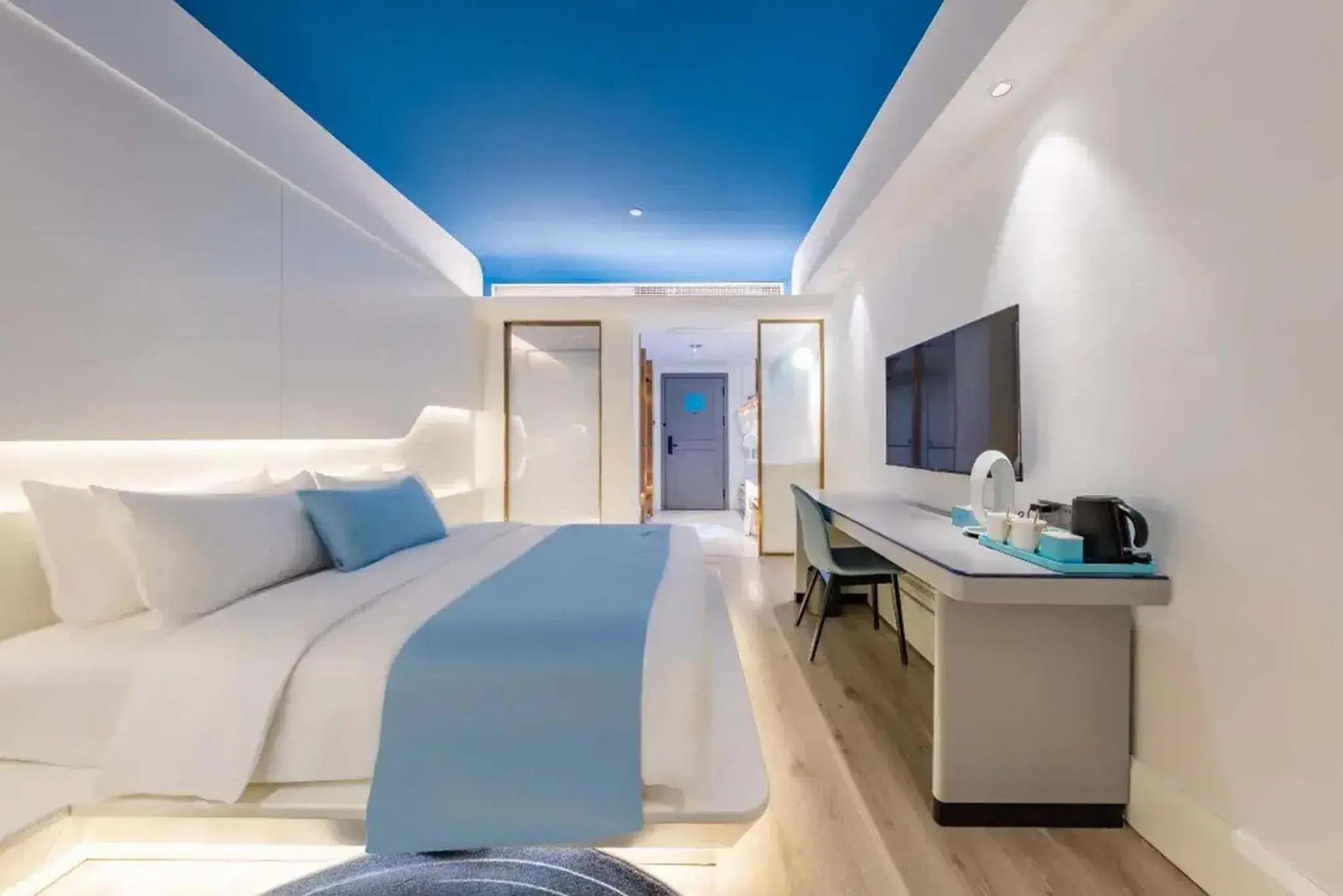 Deluxe Queen Room in Shanghai Lujiazui Area BaBaiBan LANOU Hotel Deluxe Queen Room in Shanghai Lujiazui Area BaBaiBan LANOU Hotel