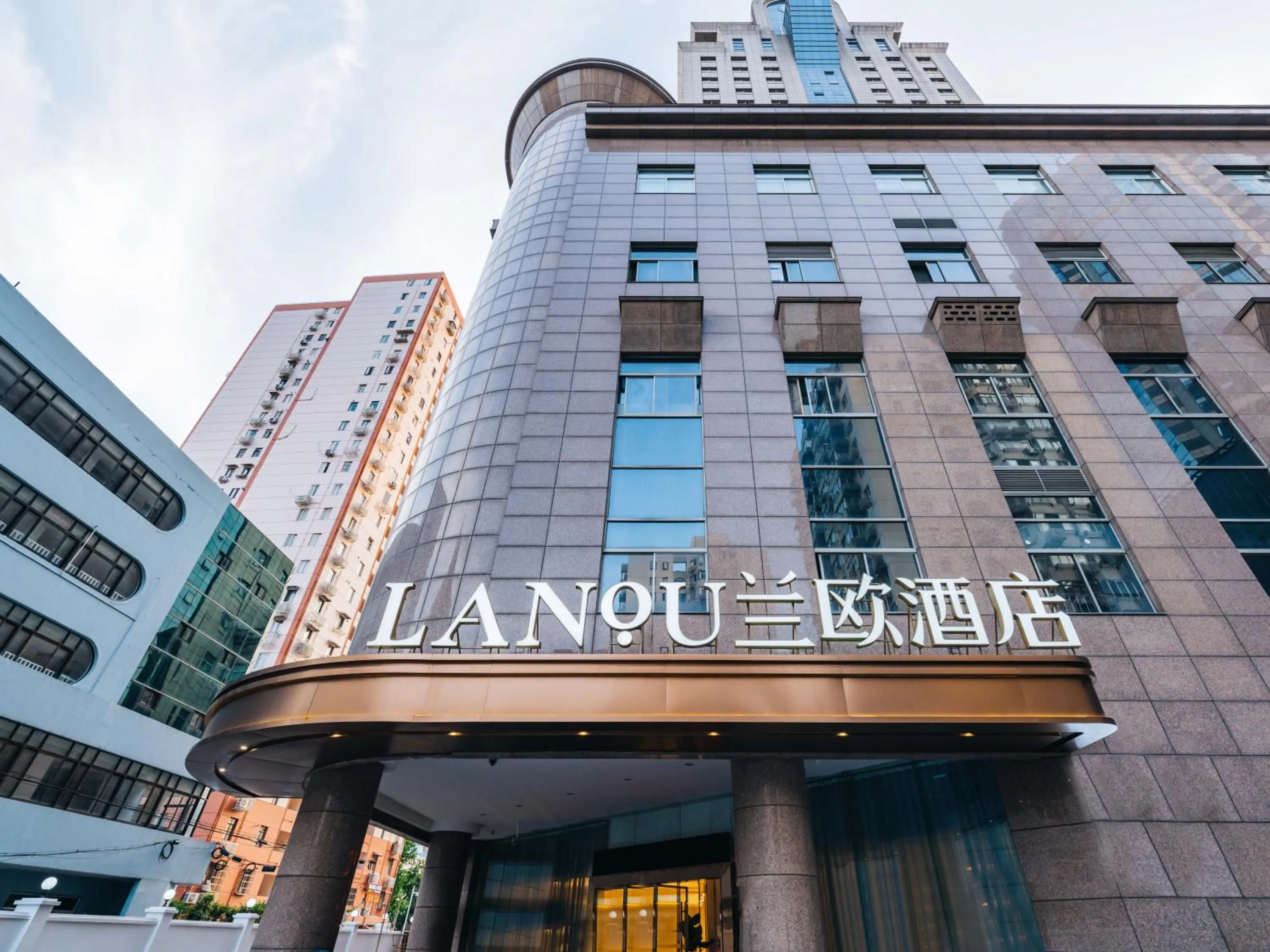 Property building in Shanghai Lujiazui Area BaBaiBan LANOU Hotel