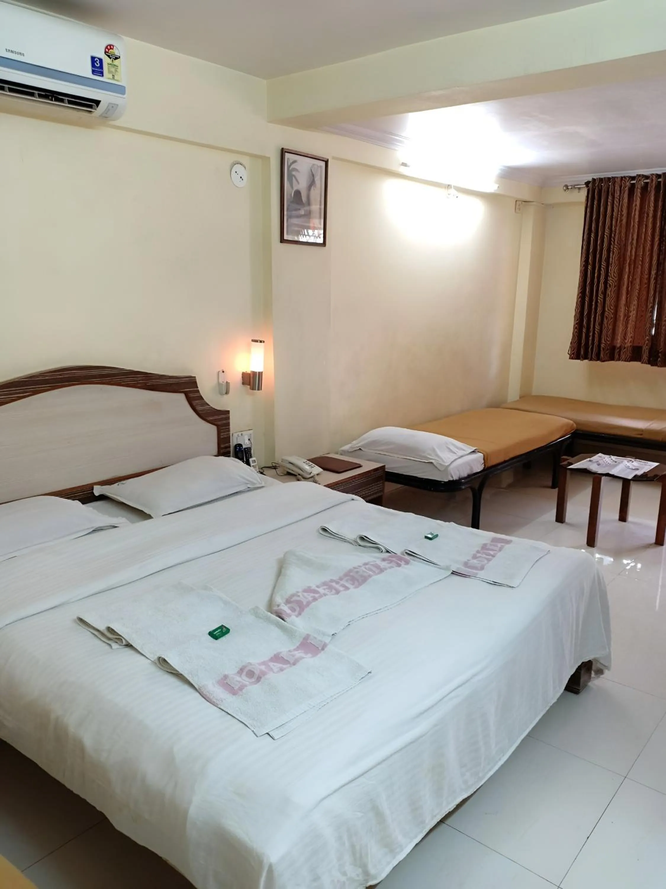 Photo of the whole room in Royale Heritage